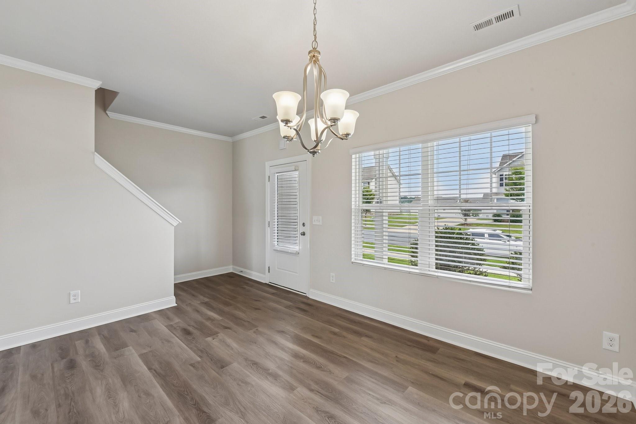 2127 Vecchio Drive Property Photo 7