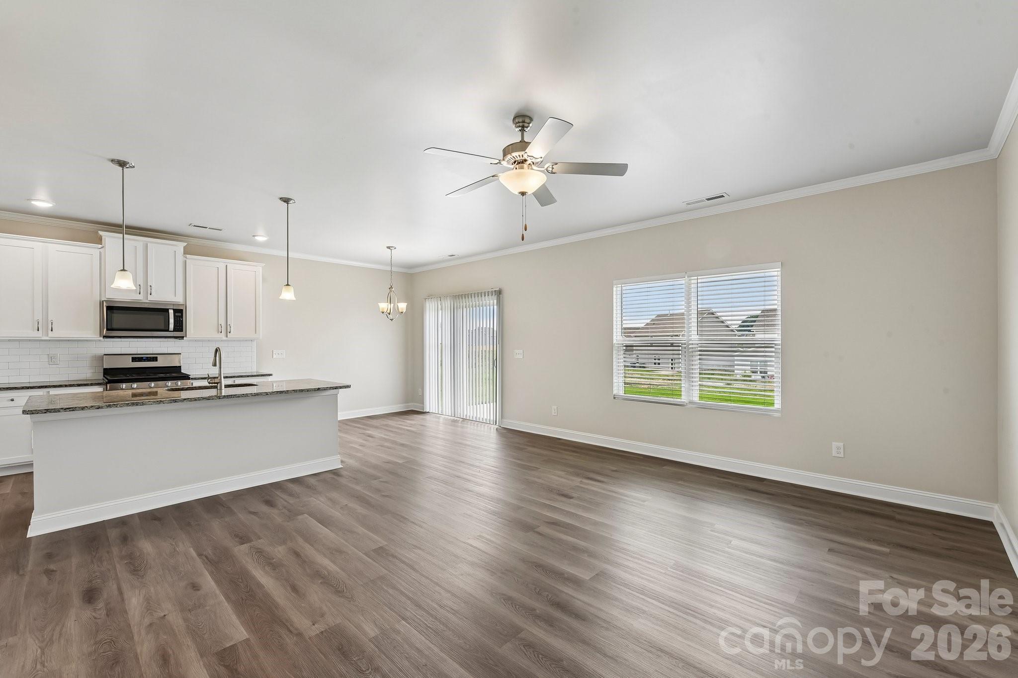 2127 Vecchio Drive Property Photo 14