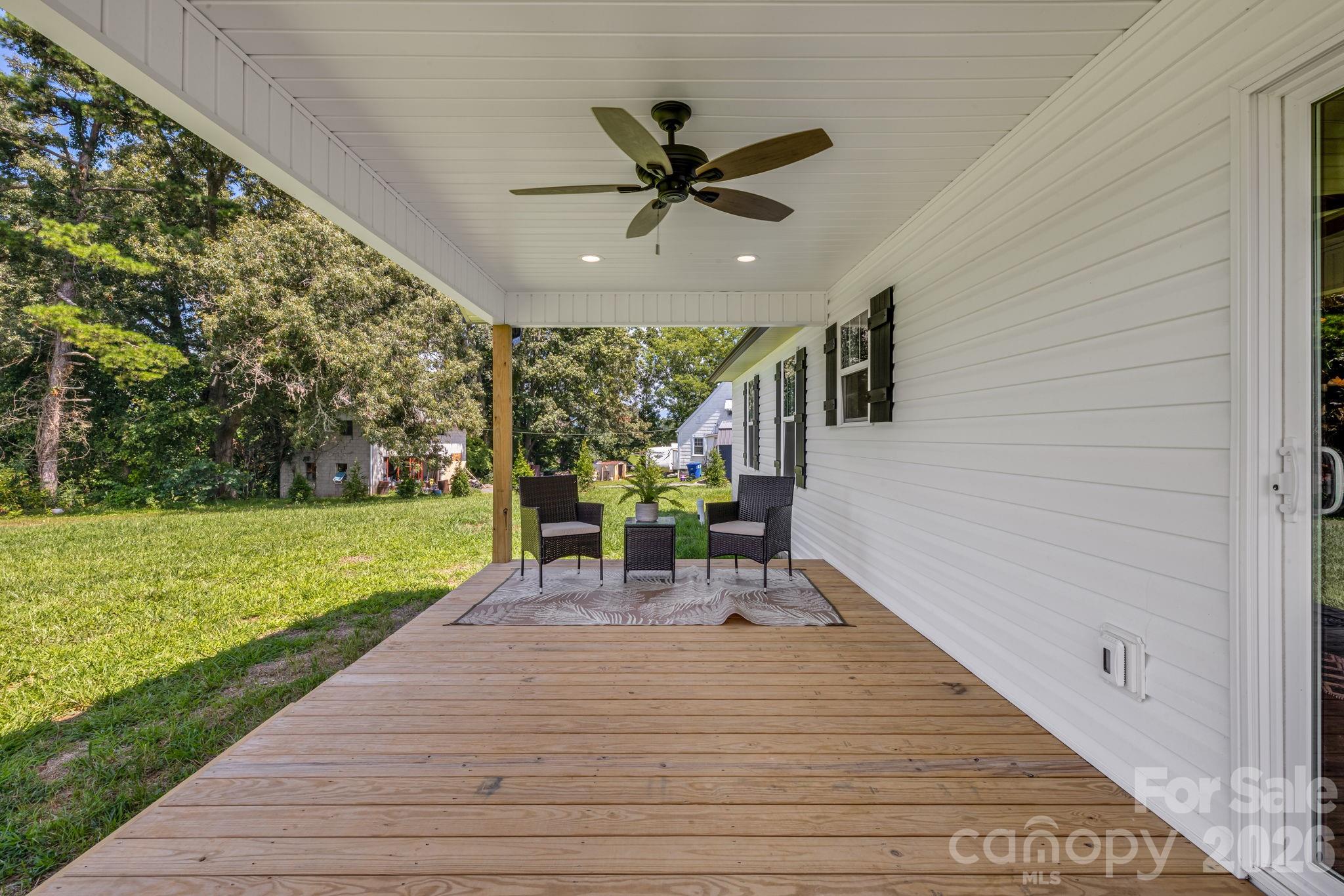 735 Jupiter Road Property Photo 8
