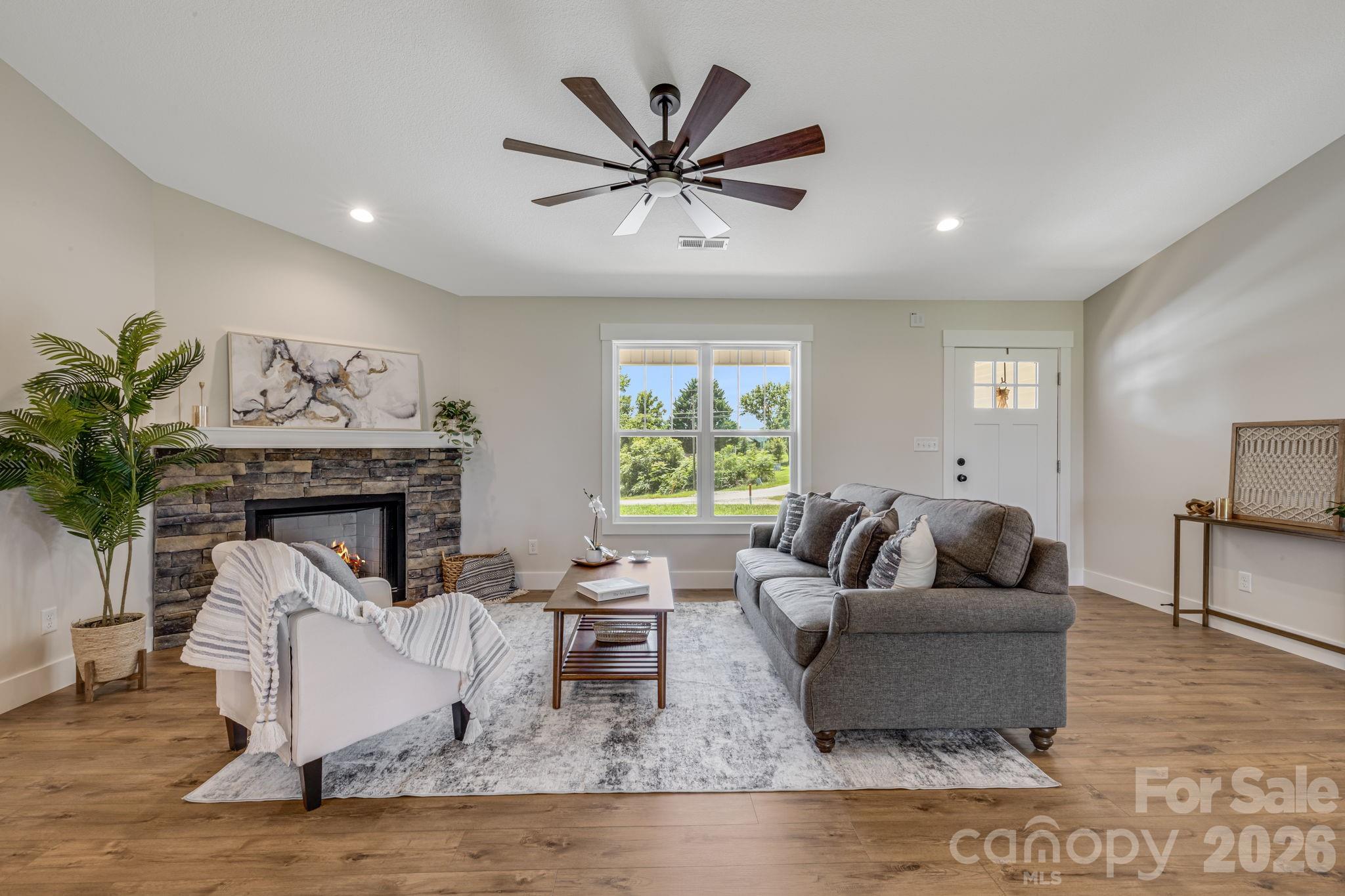 735 Jupiter Road Property Photo 13