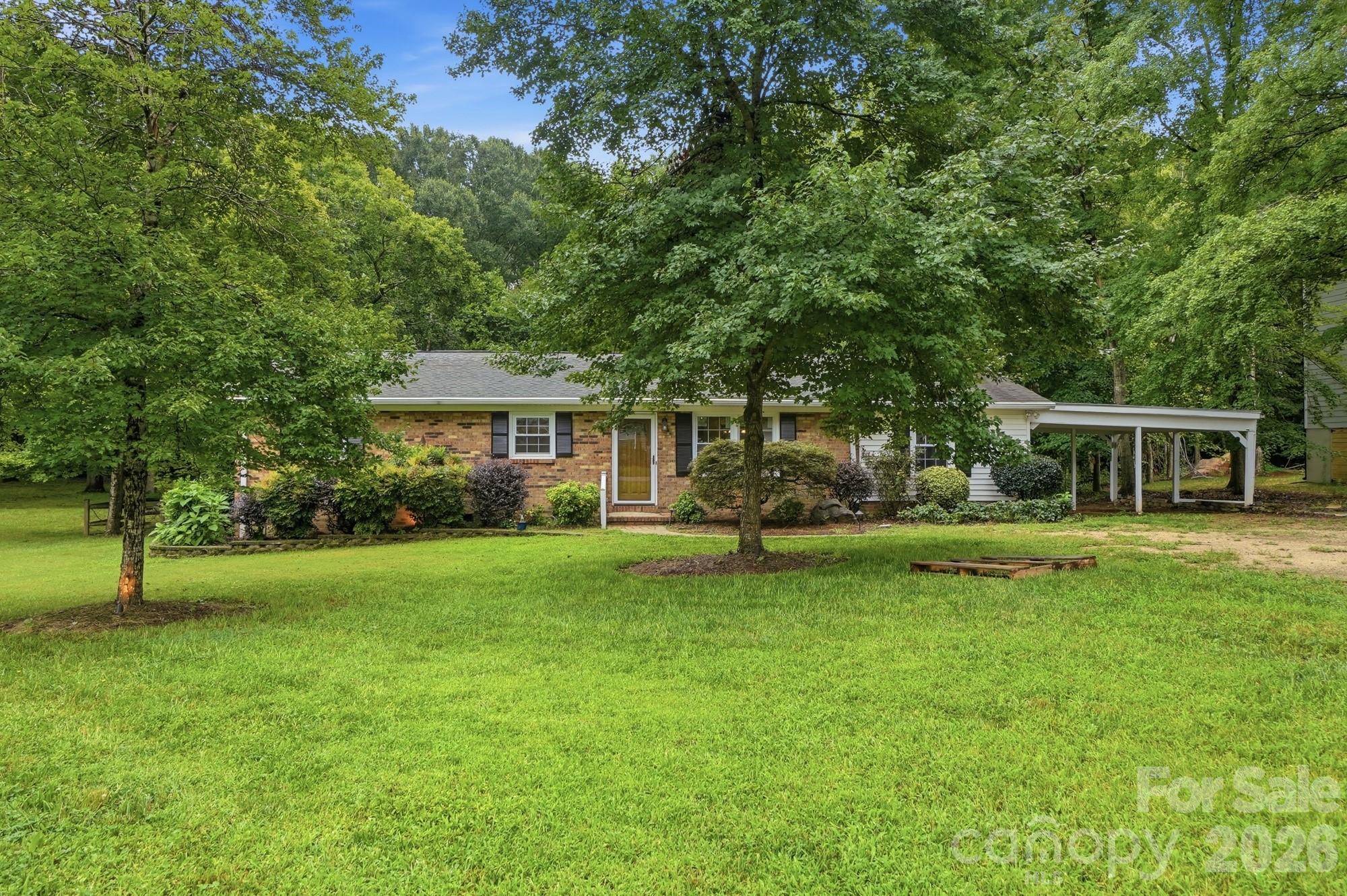 6081 Cambridge Drive Property Photo 2