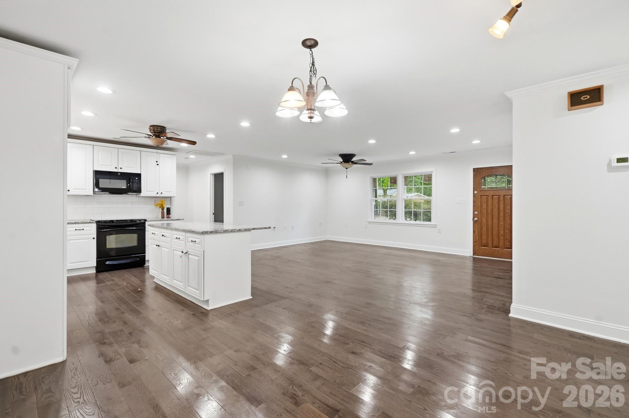 6081 Cambridge Drive Property Photo 14