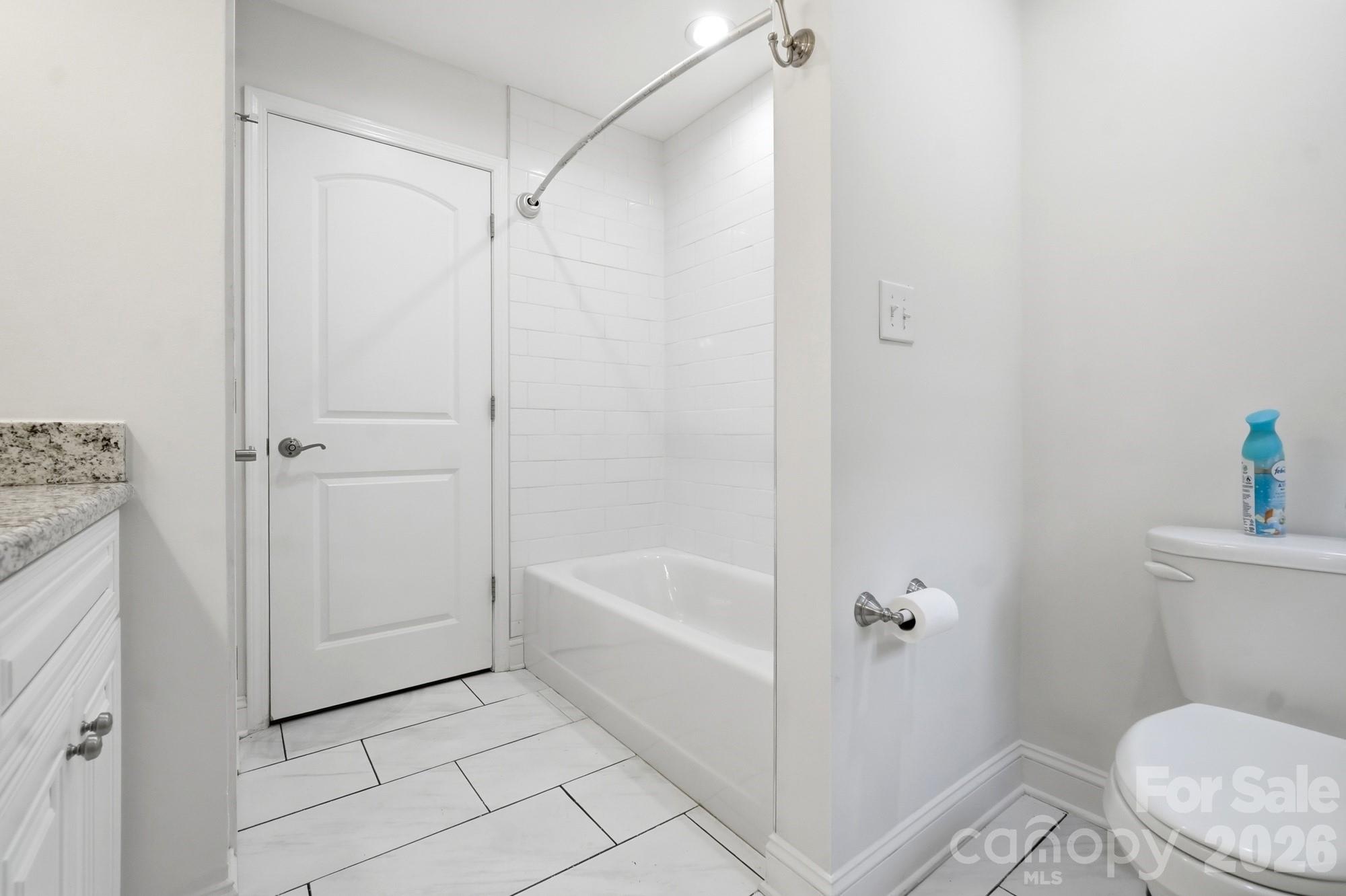 6081 Cambridge Drive Property Photo 25