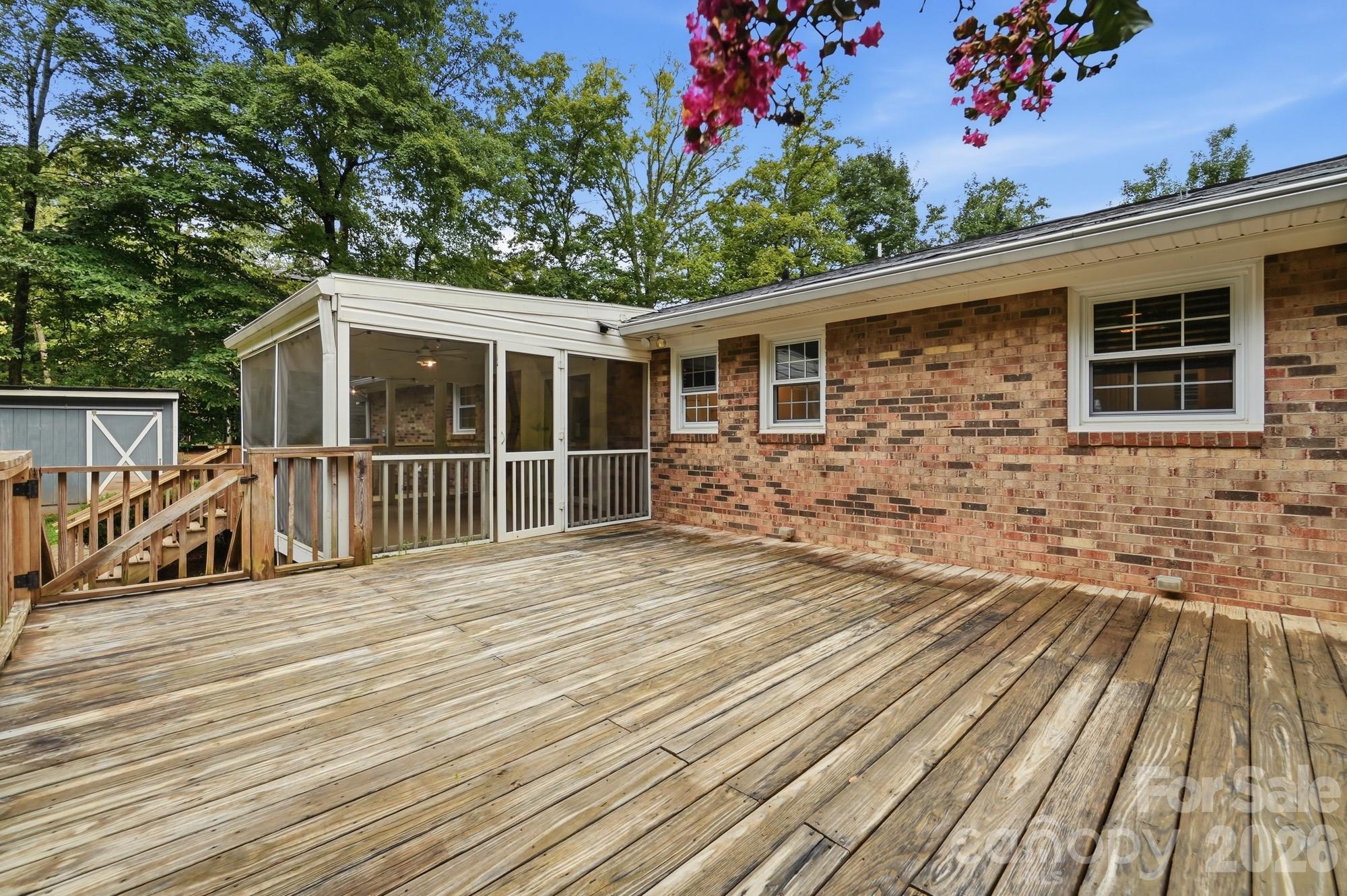 6081 Cambridge Drive Property Photo 32