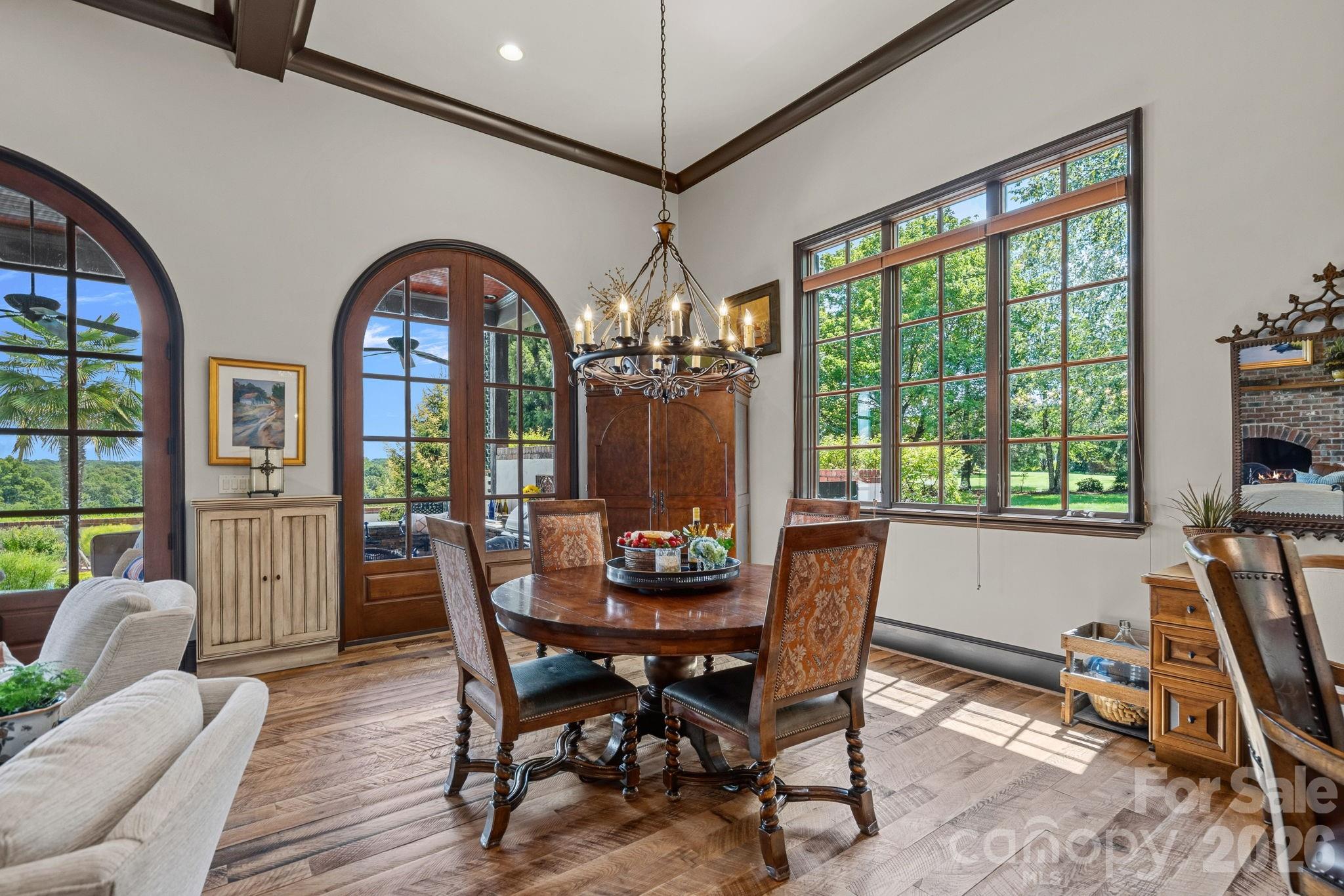 1807 Charden Road Property Photo 11