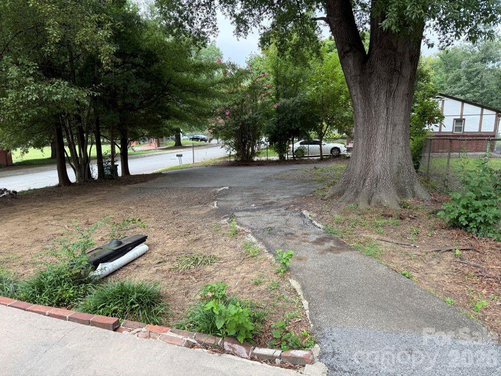 1008 Jackson Street Property Photo 2
