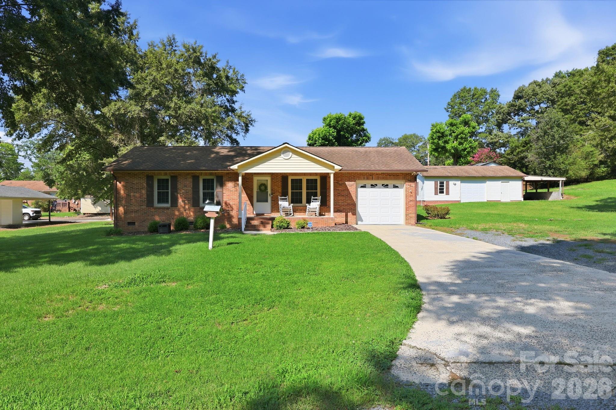 558 Snuggs Street Property Photo 1