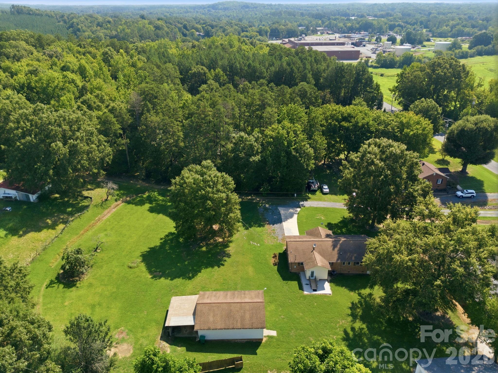 558 Snuggs Street Property Photo 2