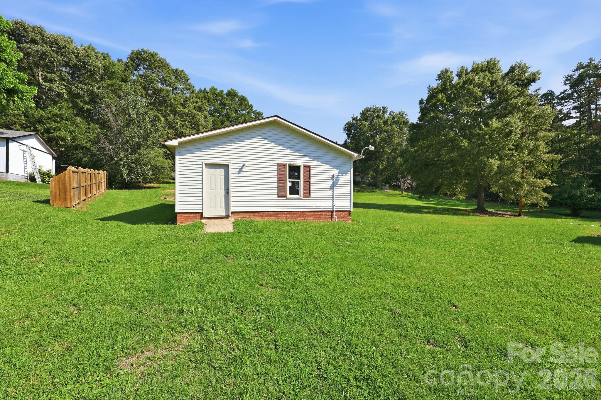 558 Snuggs Street Property Photo 6