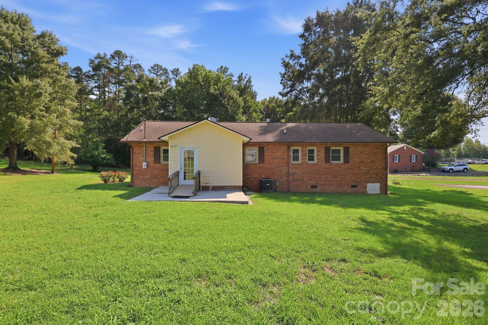 558 Snuggs Street Property Photo 7