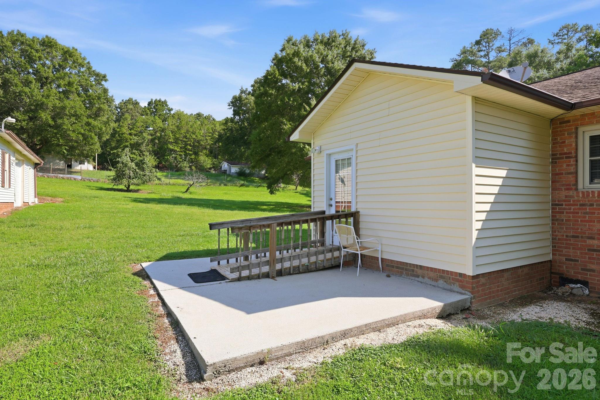 558 Snuggs Street Property Photo 10