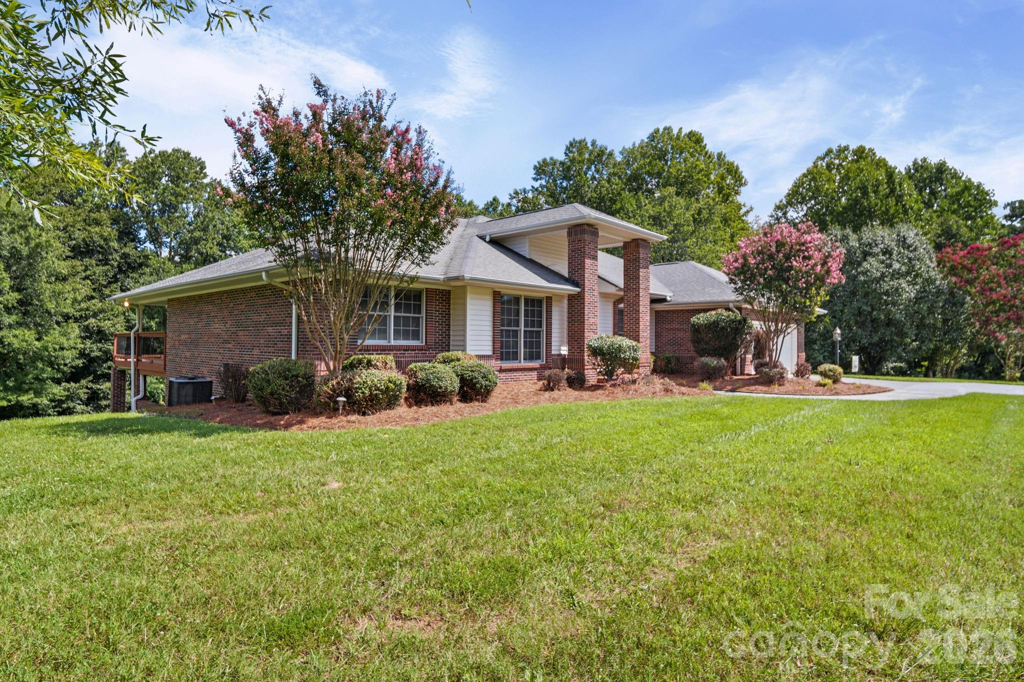 3008 Eaker Drive Property Photo 2