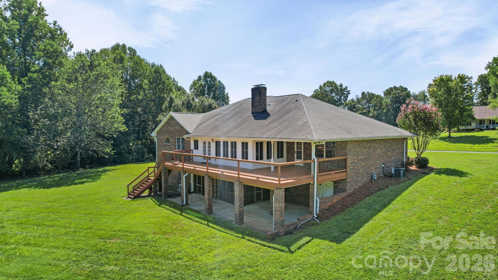 3008 Eaker Drive Property Photo 3