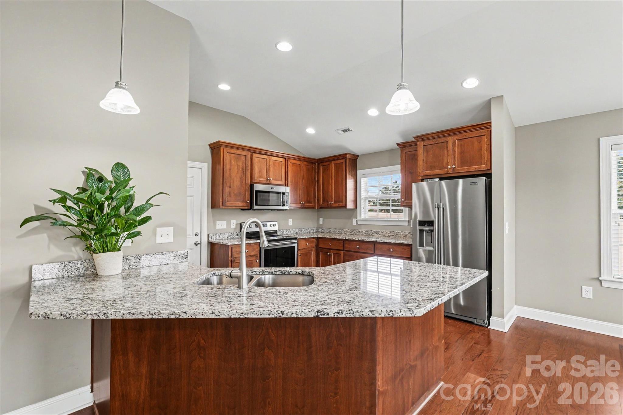 3552 Brickwood Circle Property Photo 3