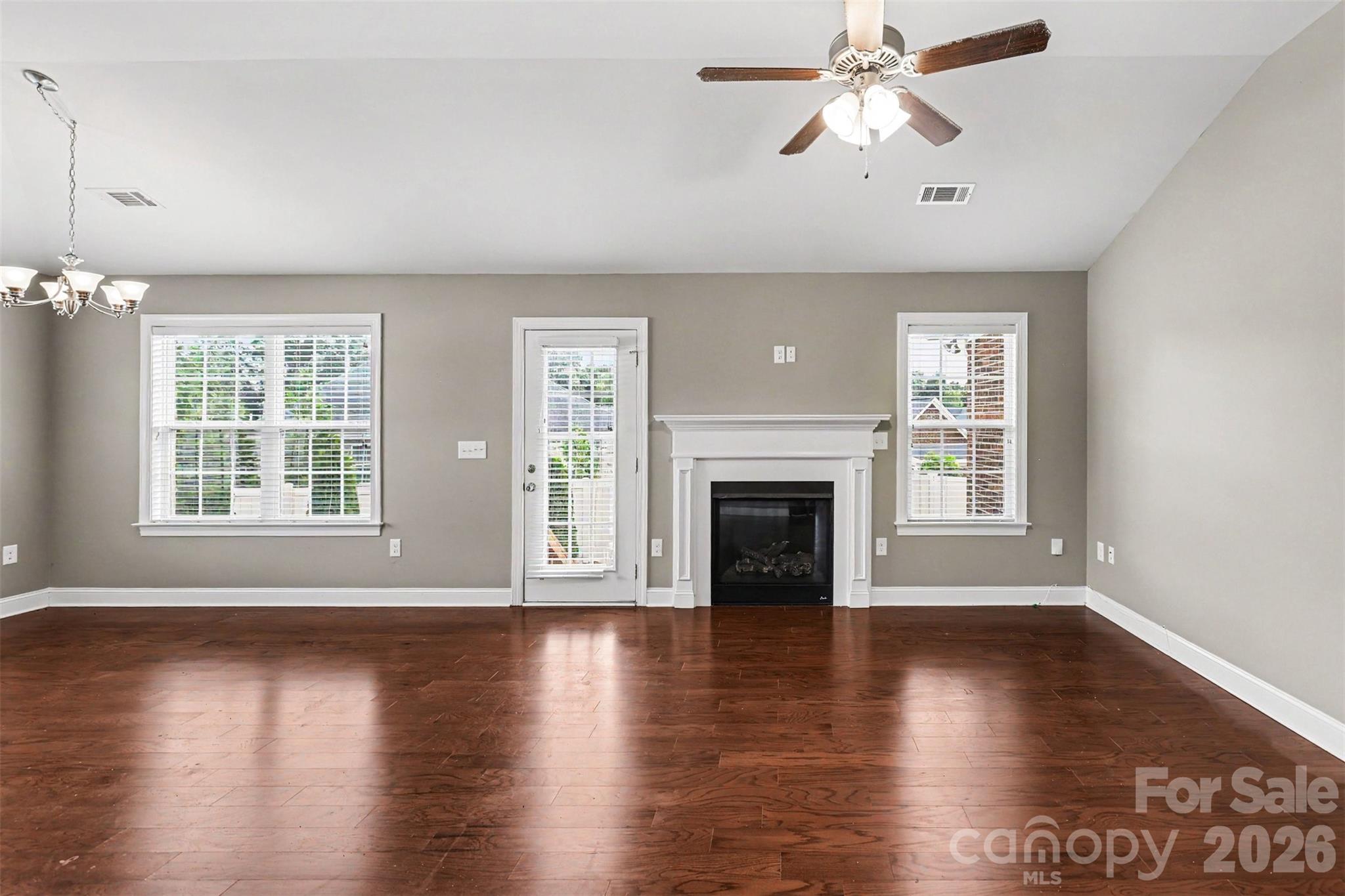3552 Brickwood Circle Property Photo 8