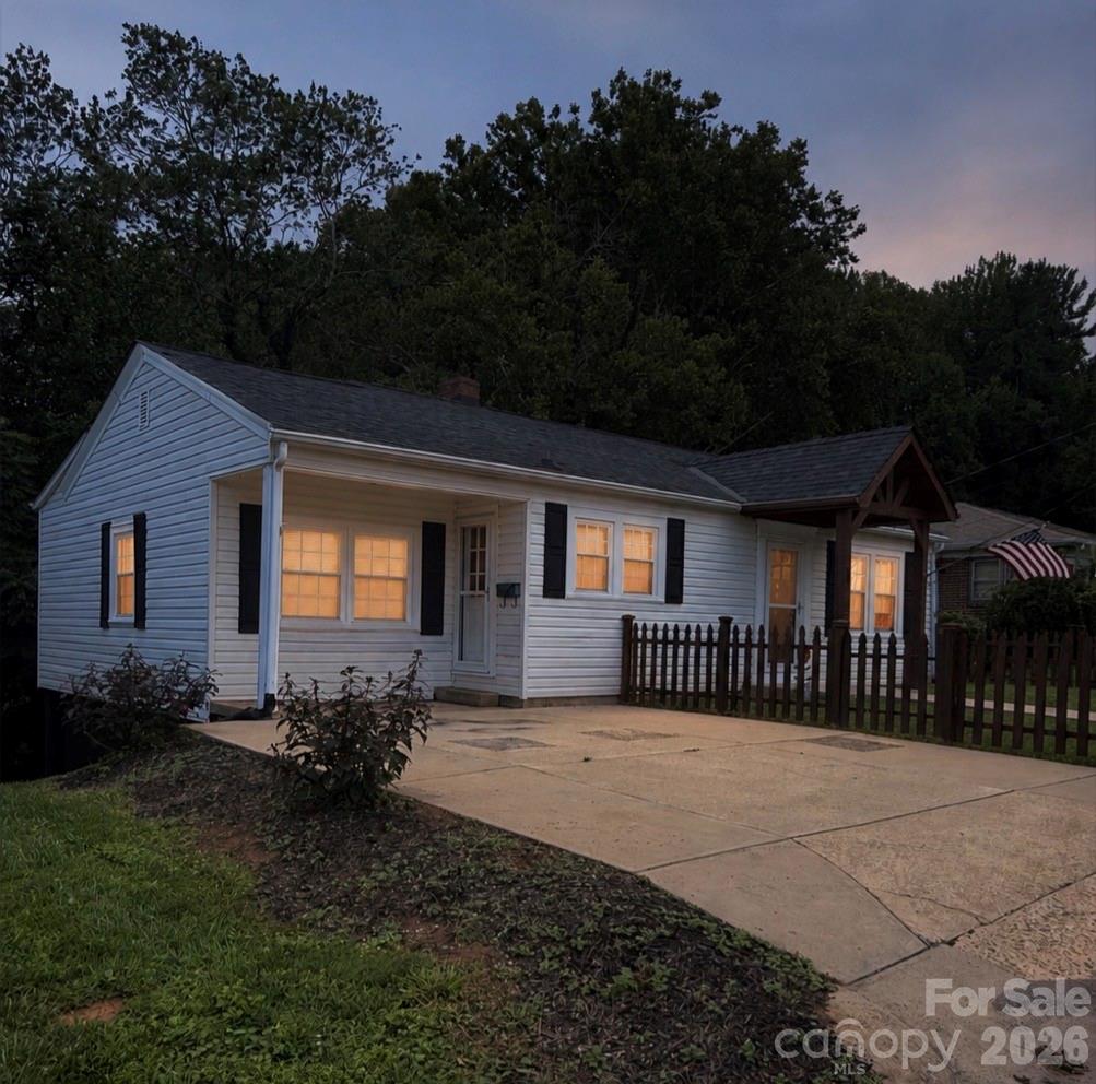 416 Edgewood Drive Property Photo 2