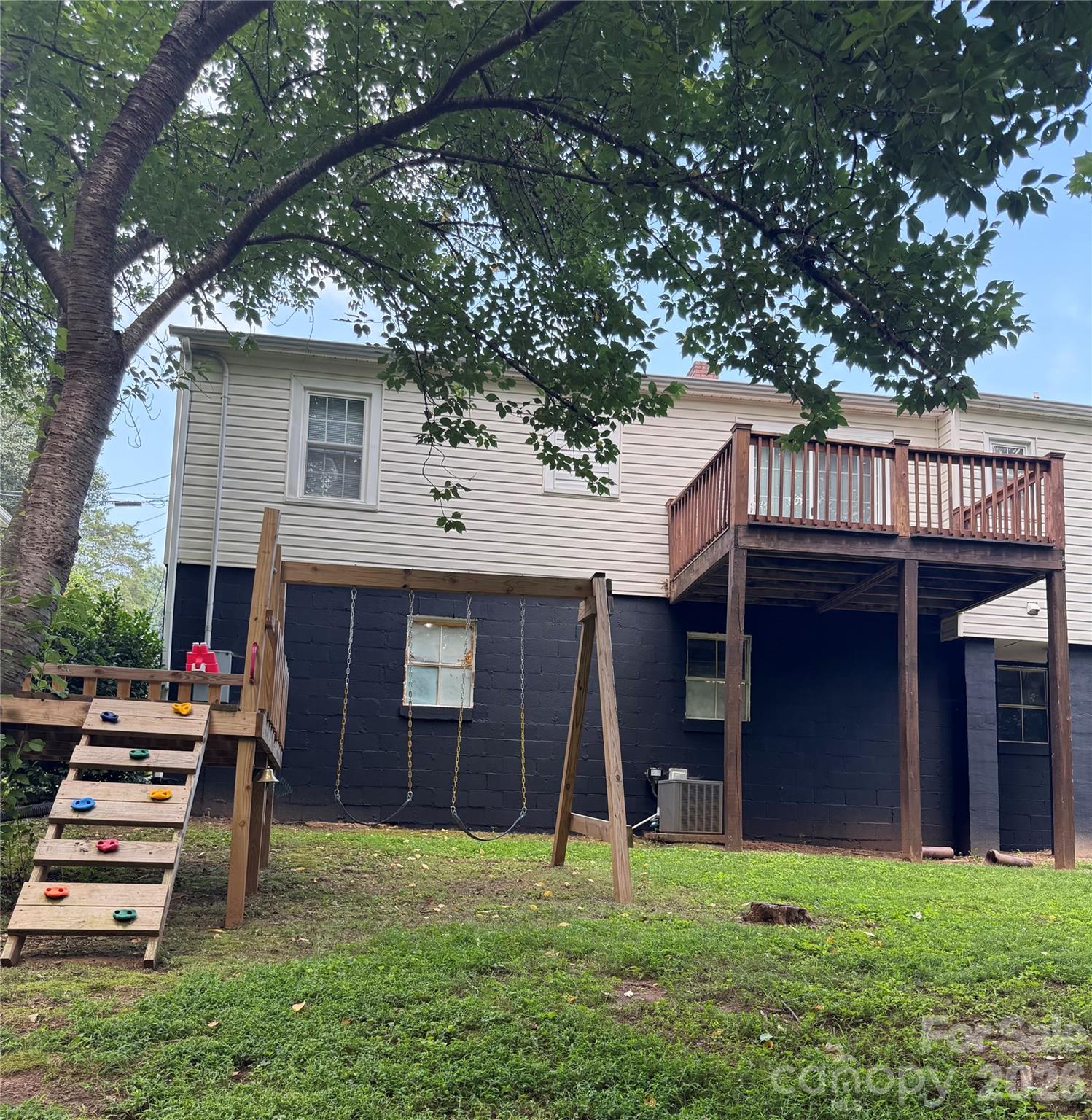 416 Edgewood Drive Property Photo 4