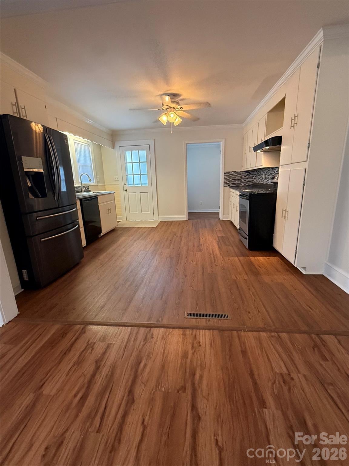 416 Edgewood Drive Property Photo 8