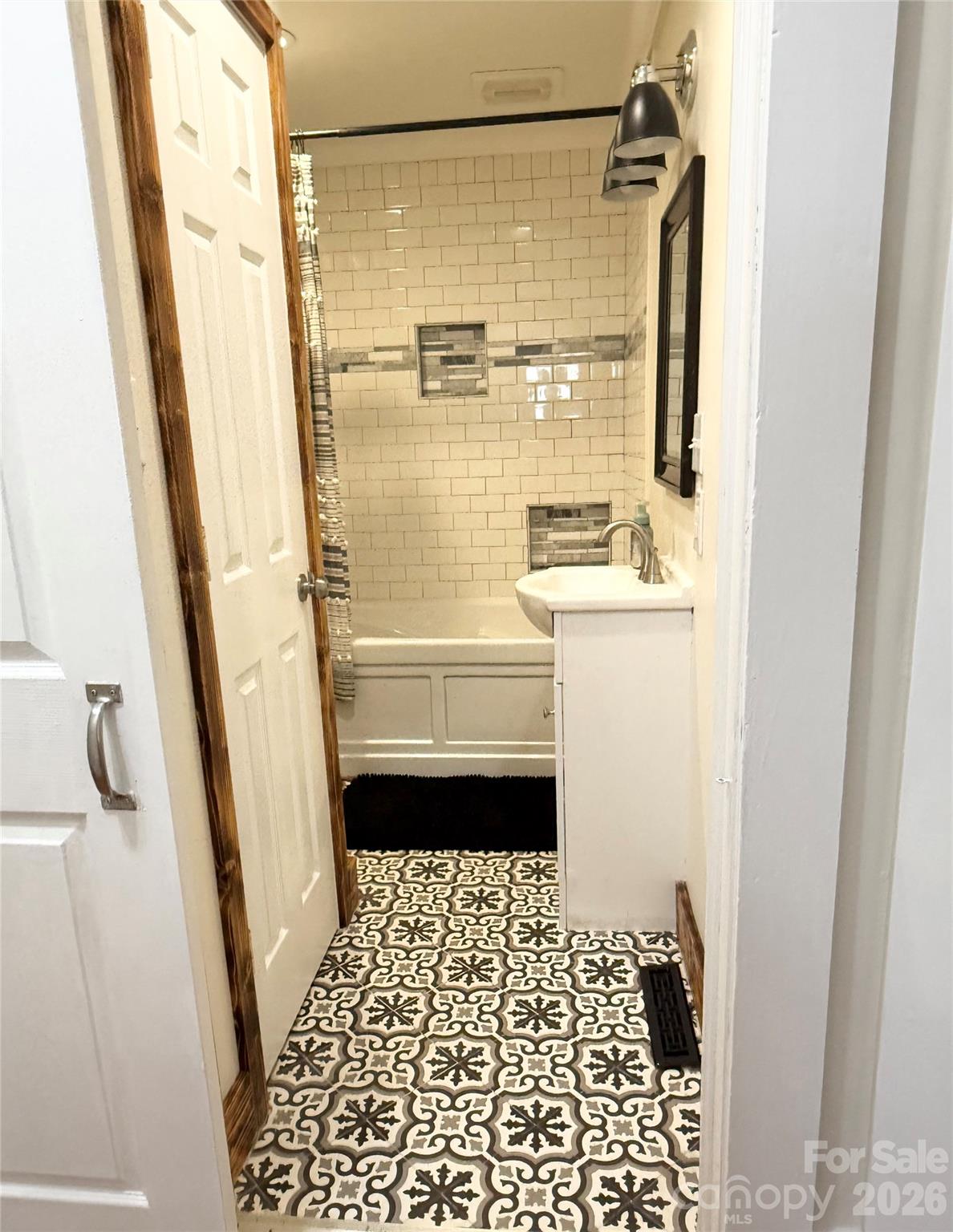 416 Edgewood Drive Property Photo 14