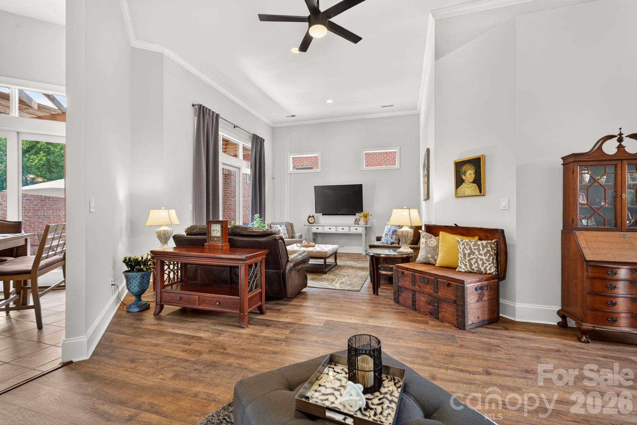 978 Blakeley Walk Property Photo 8