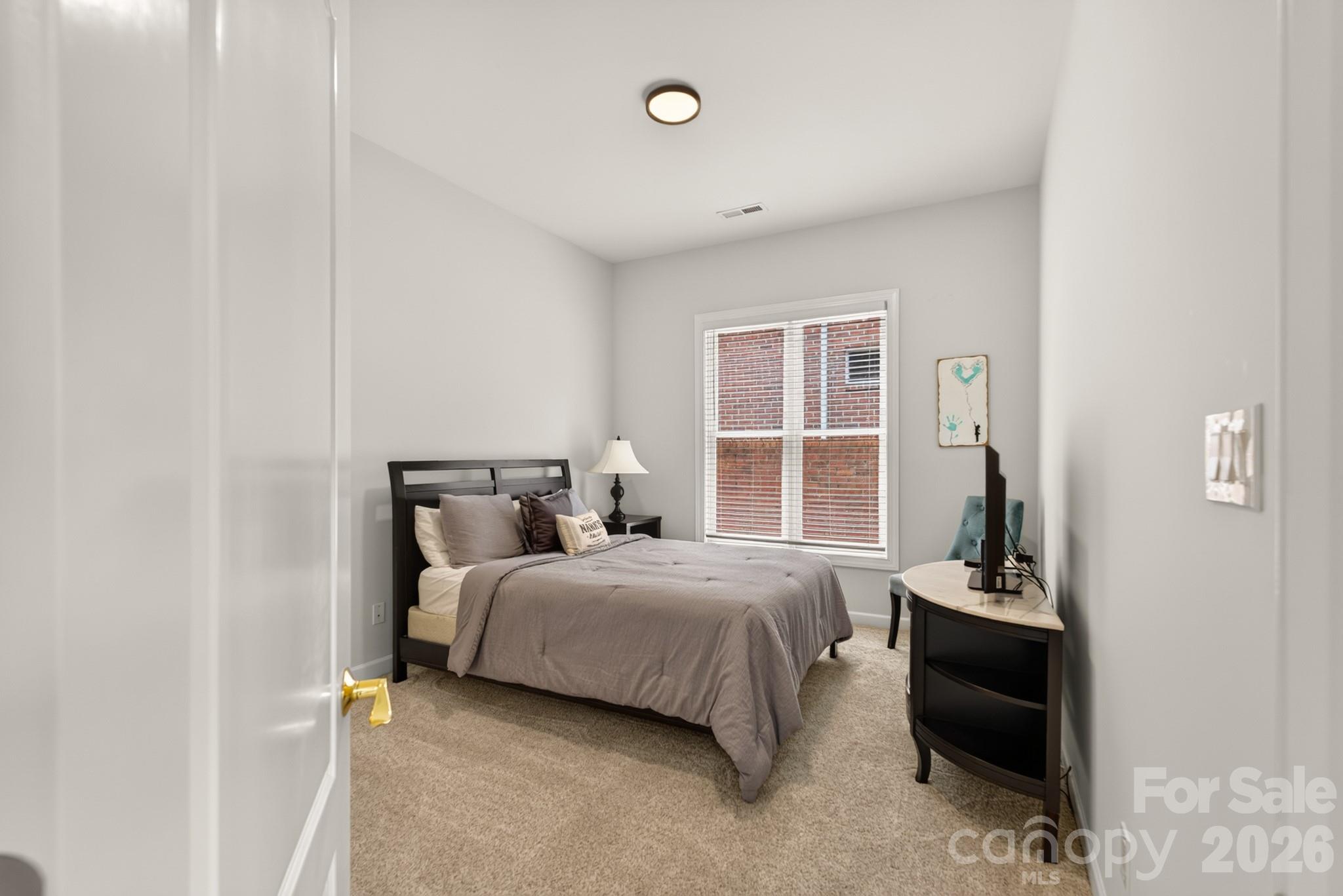 978 Blakeley Walk Property Photo 32