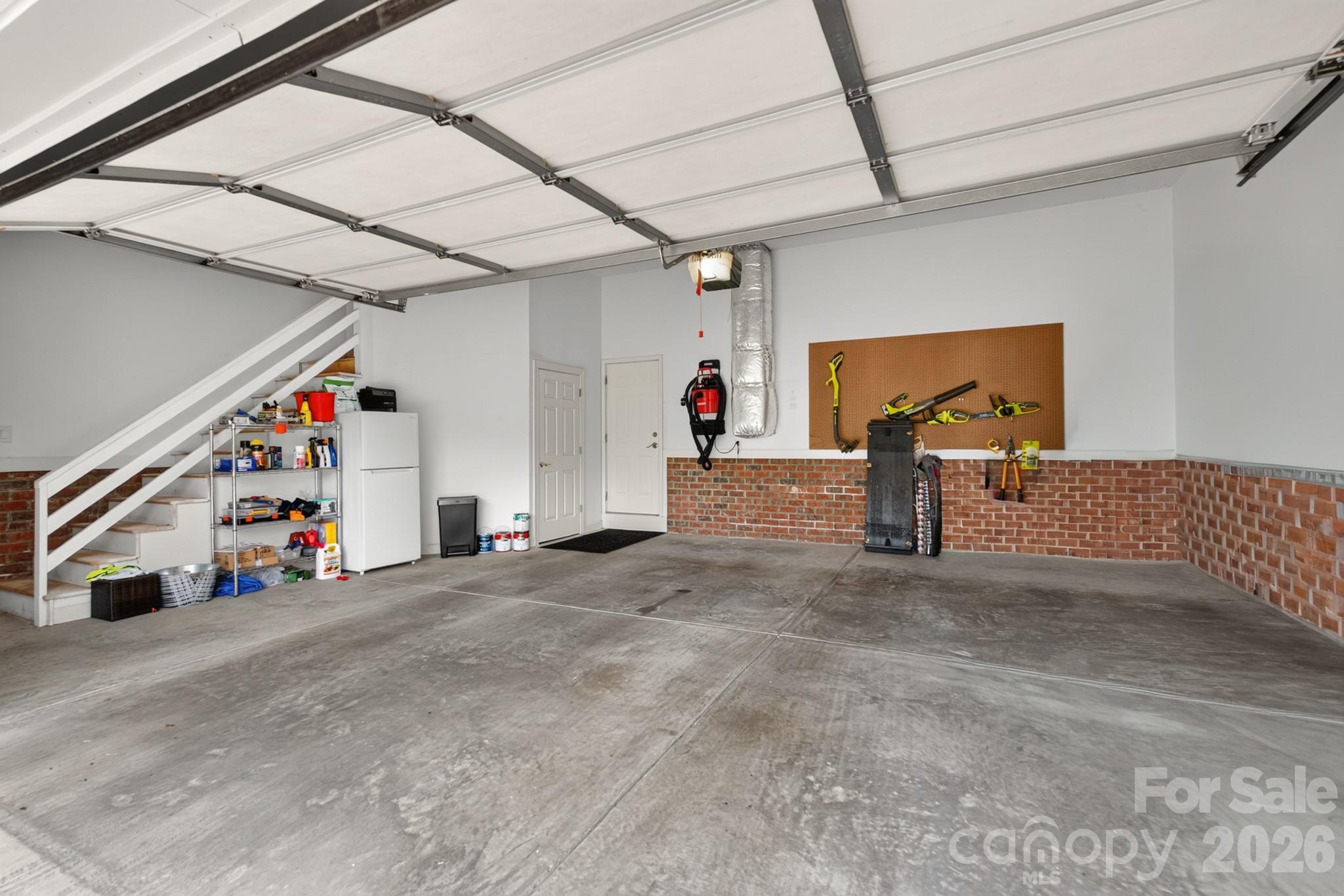 978 Blakeley Walk Property Photo 38
