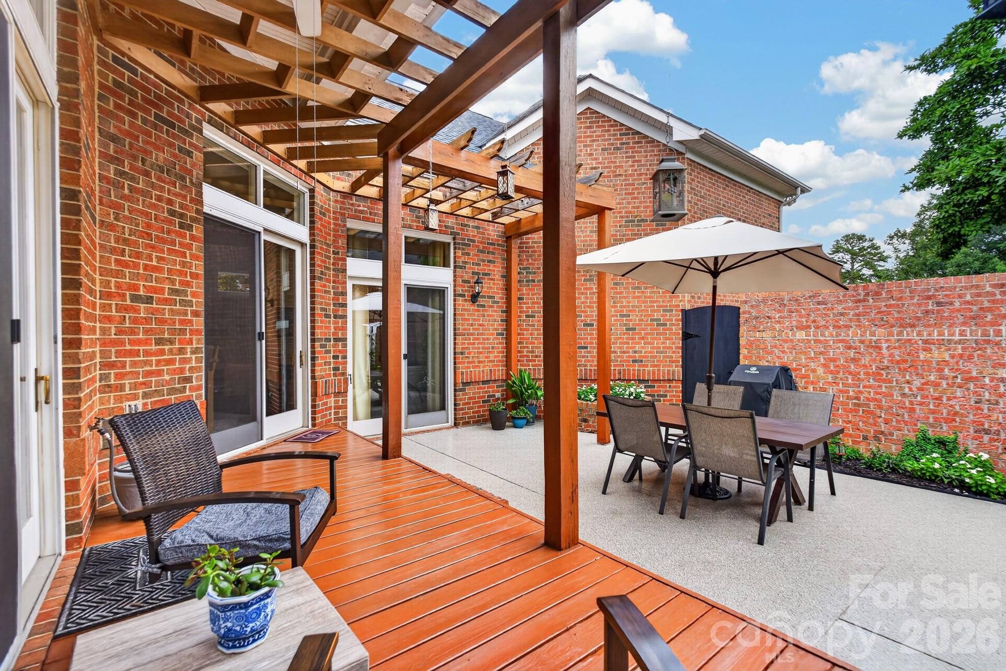978 Blakeley Walk Property Photo 43