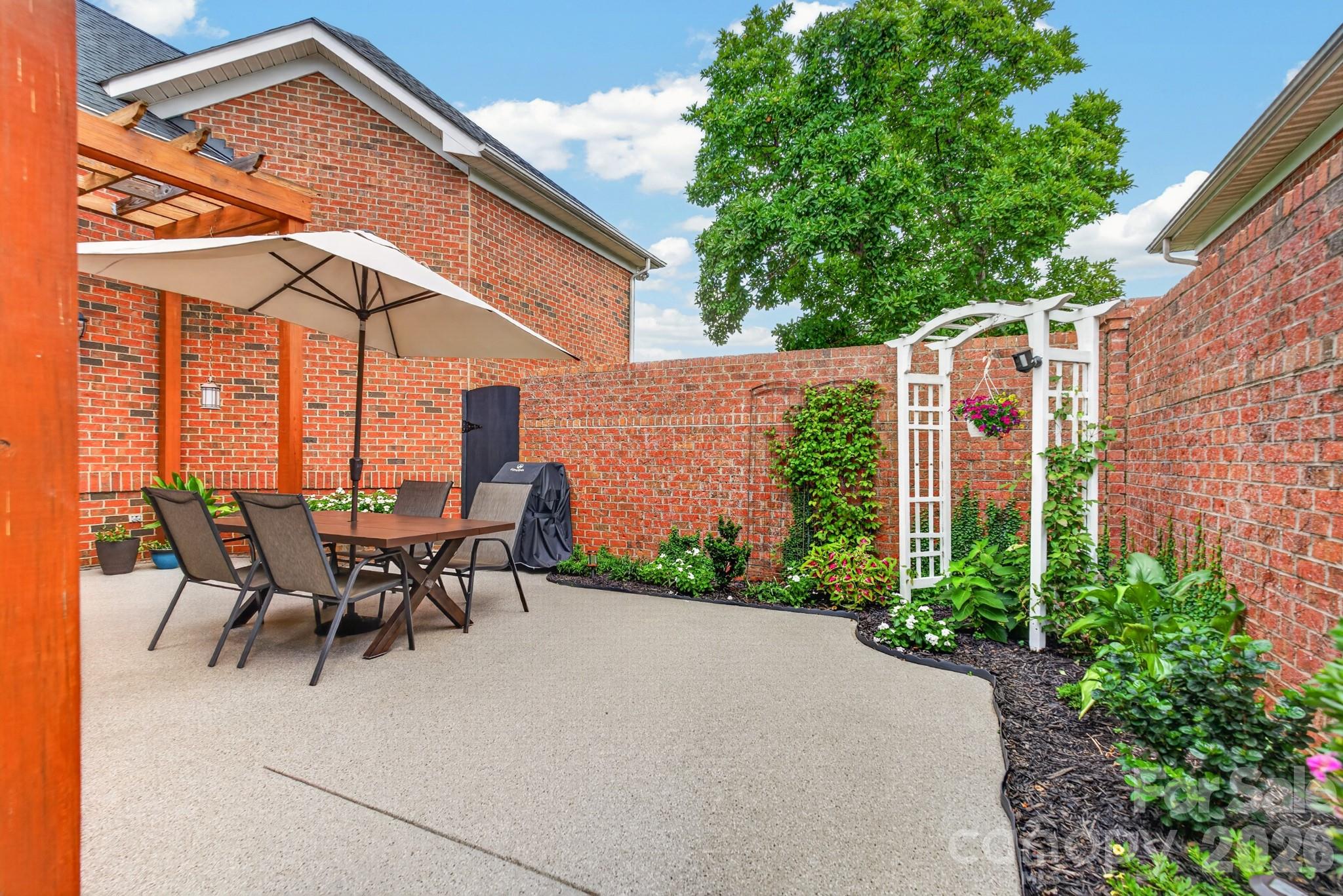 978 Blakeley Walk Property Photo 45