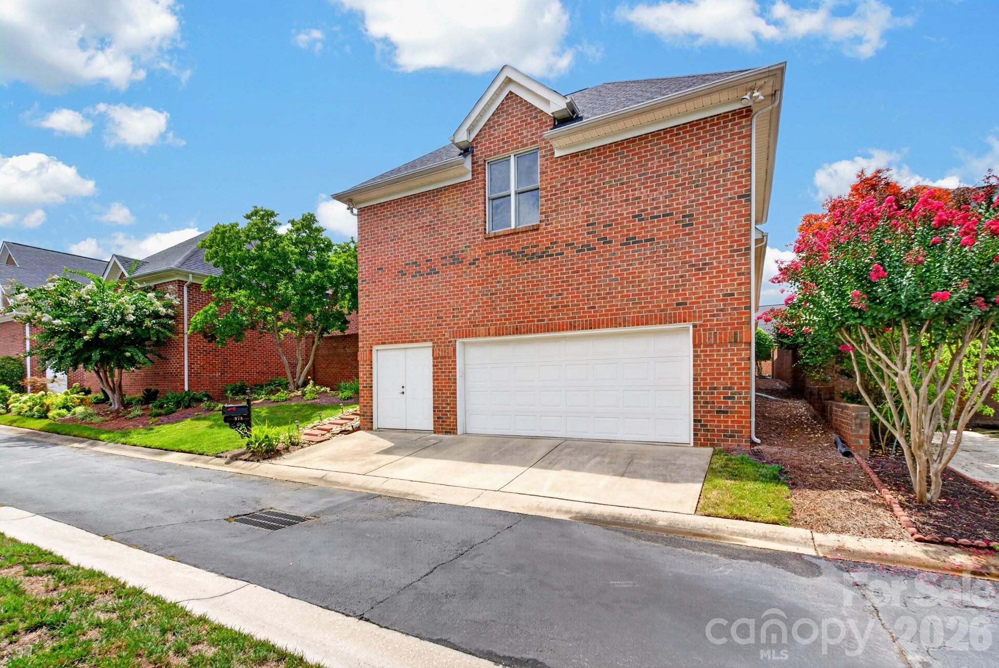 978 Blakeley Walk Property Photo 46