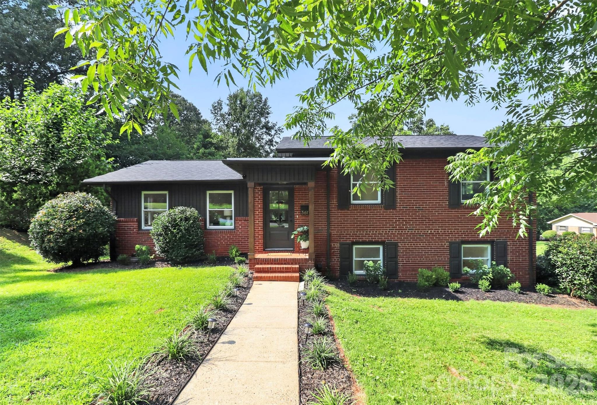 3617 Woodleaf Road Property Photo 1