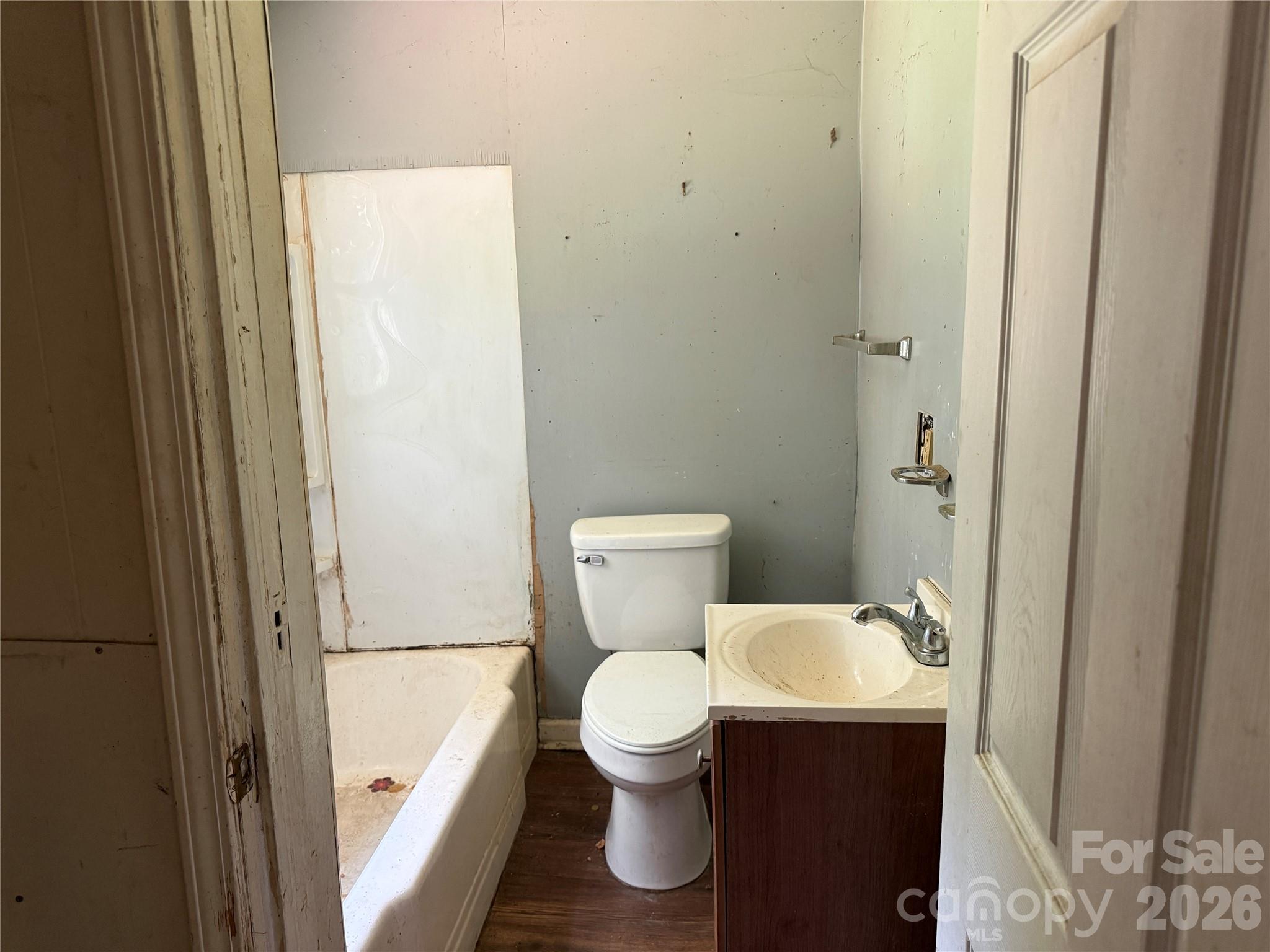 712 N Myrtle Street Property Photo 7