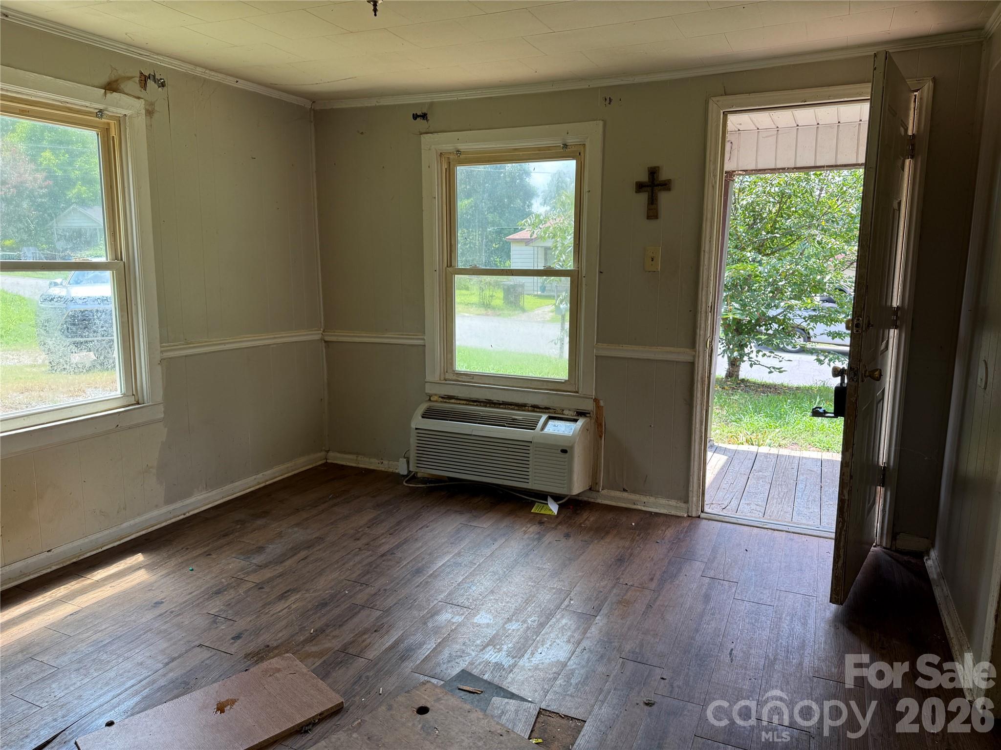 712 N Myrtle Street Property Photo 8