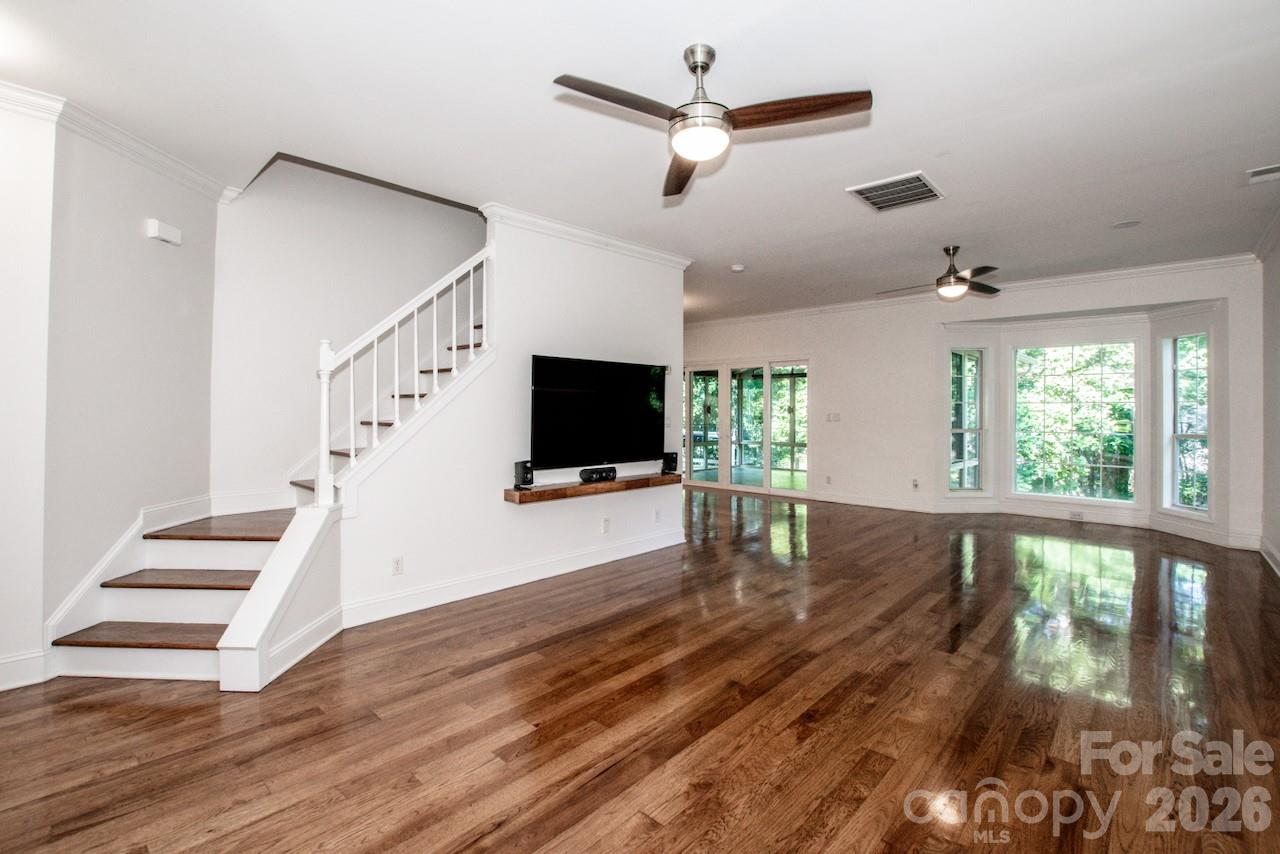 10211 Danesway Lane Property Photo 5