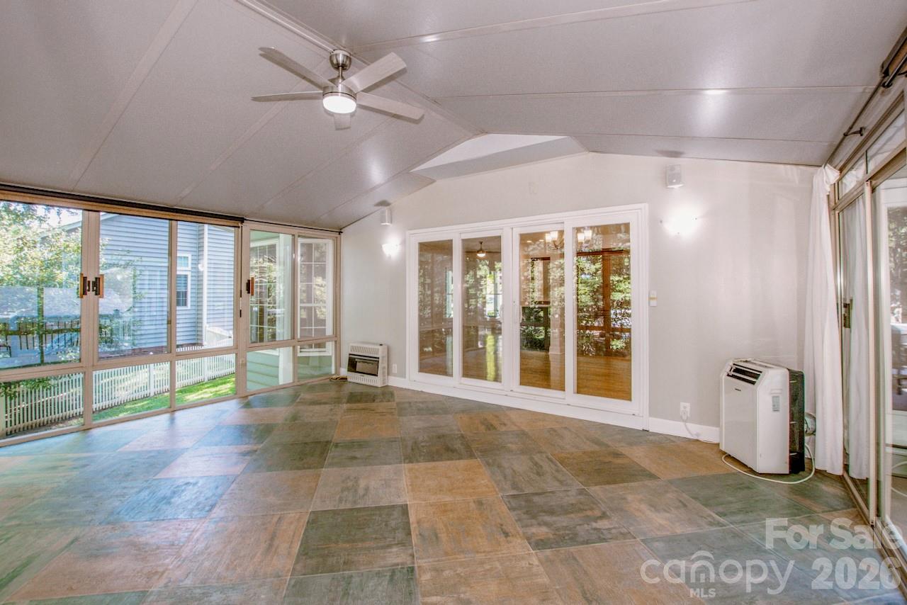 10211 Danesway Lane Property Photo 11