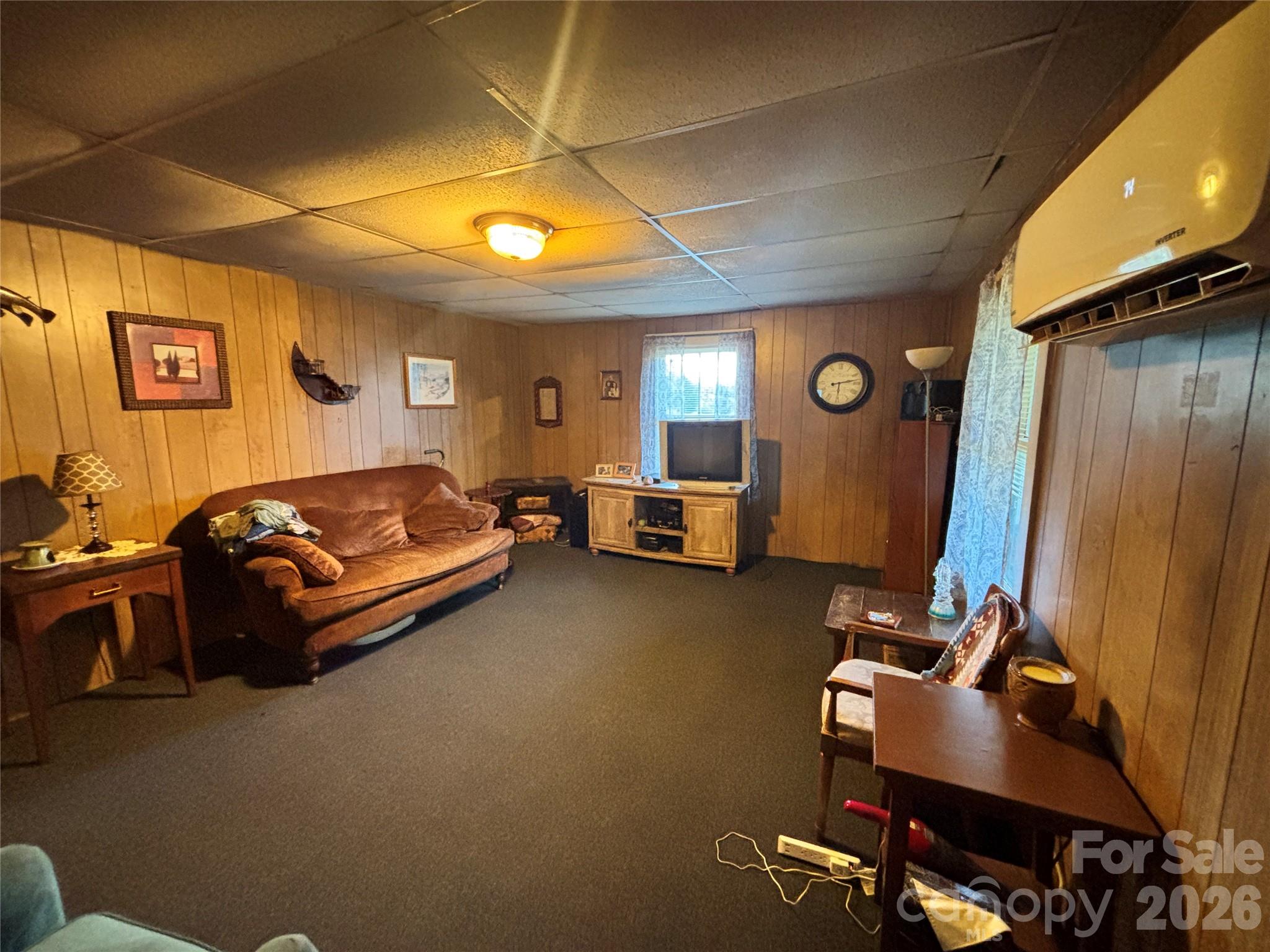 1102 Regal Place Property Photo 5