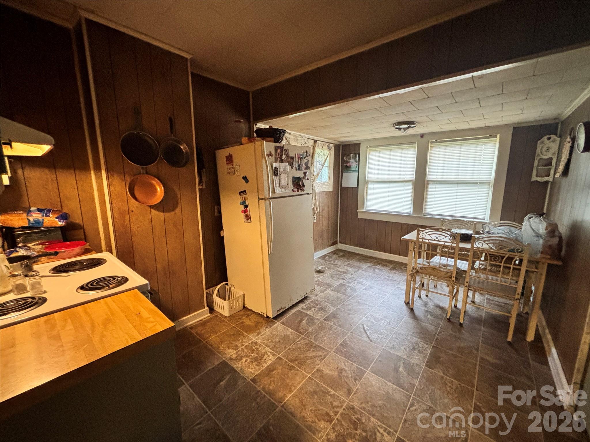 1102 Regal Place Property Photo 8