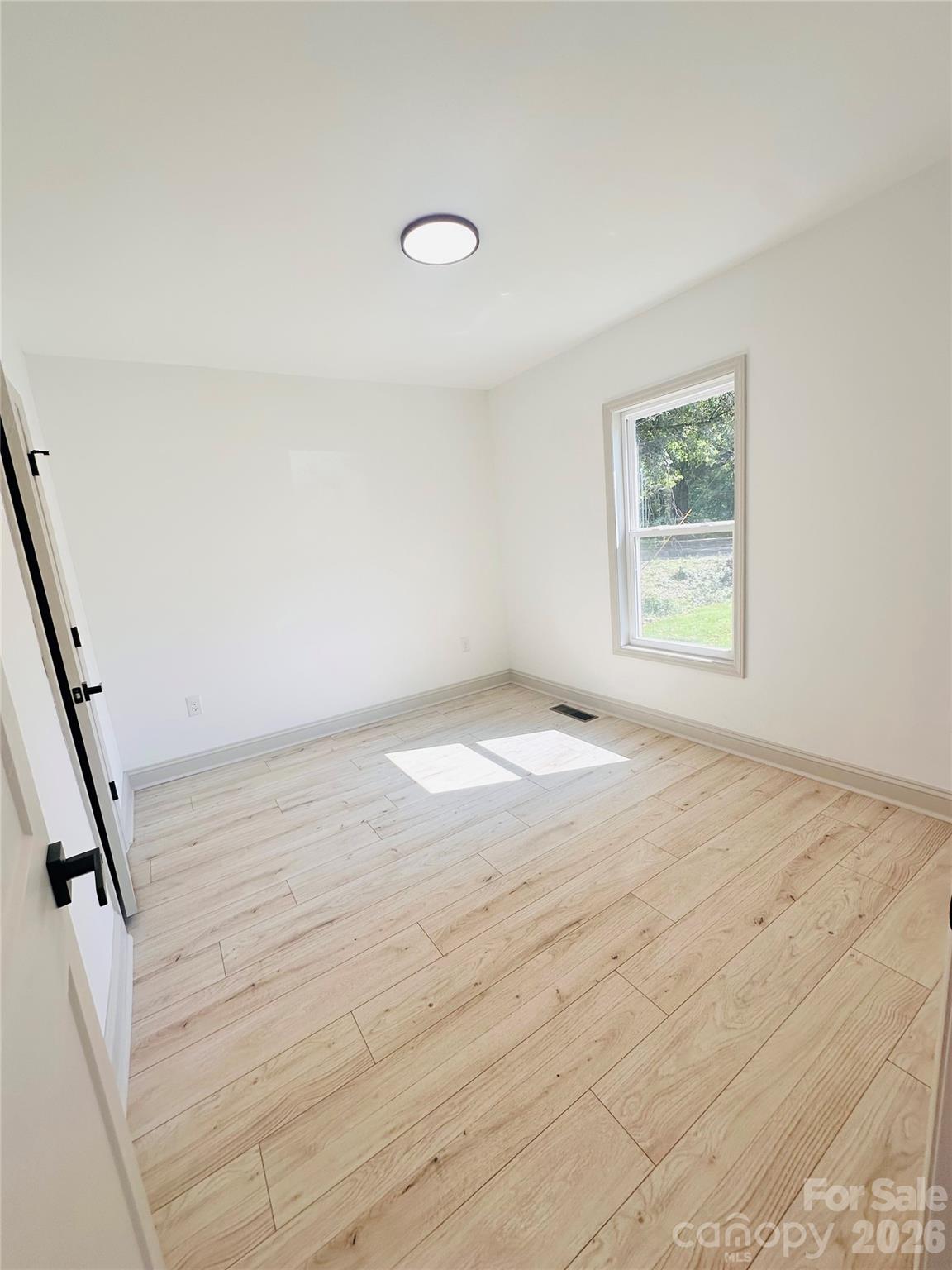 1906 Ashley Road Property Photo 16