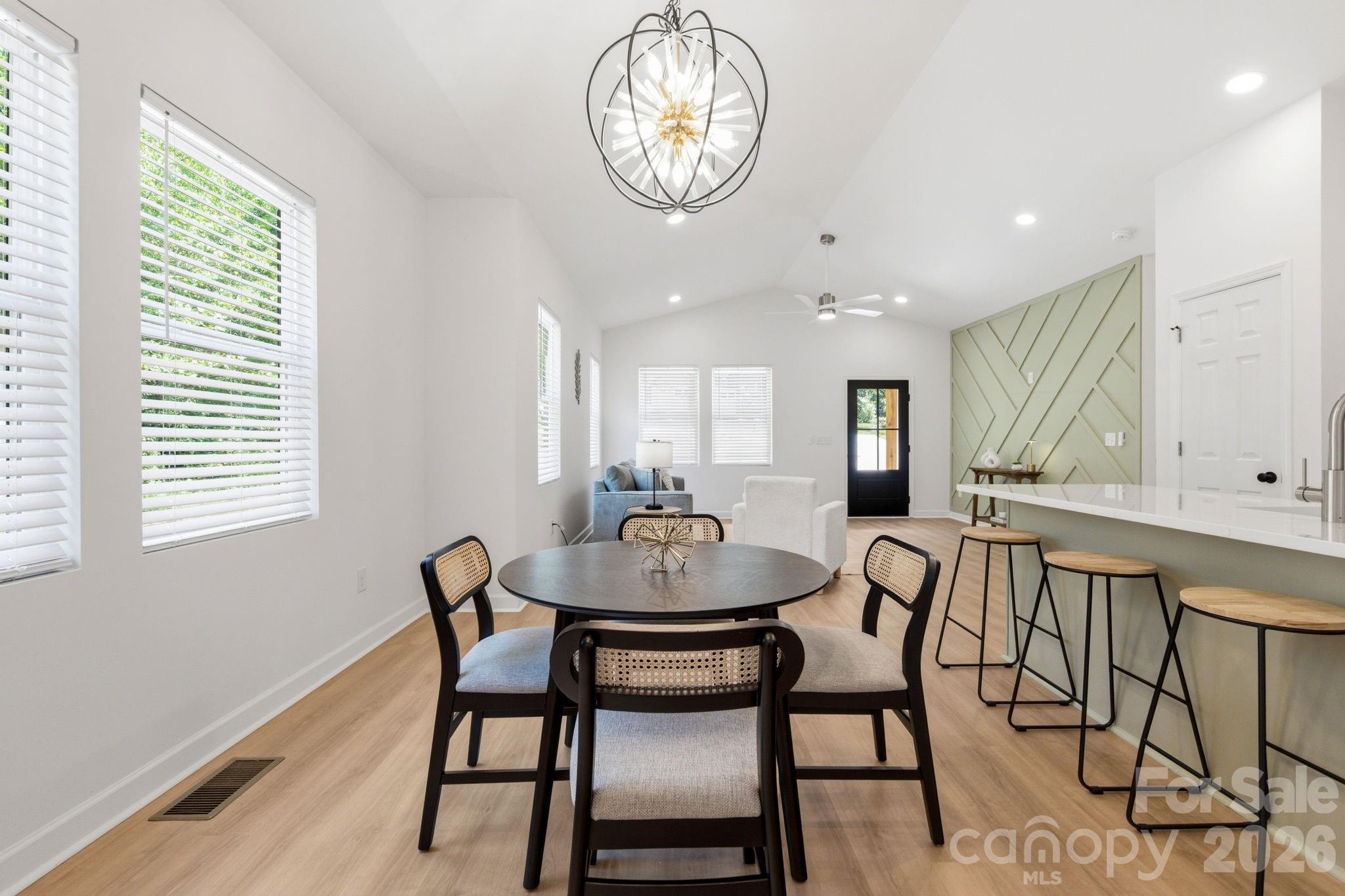 405 E Hill Drive Property Photo 17