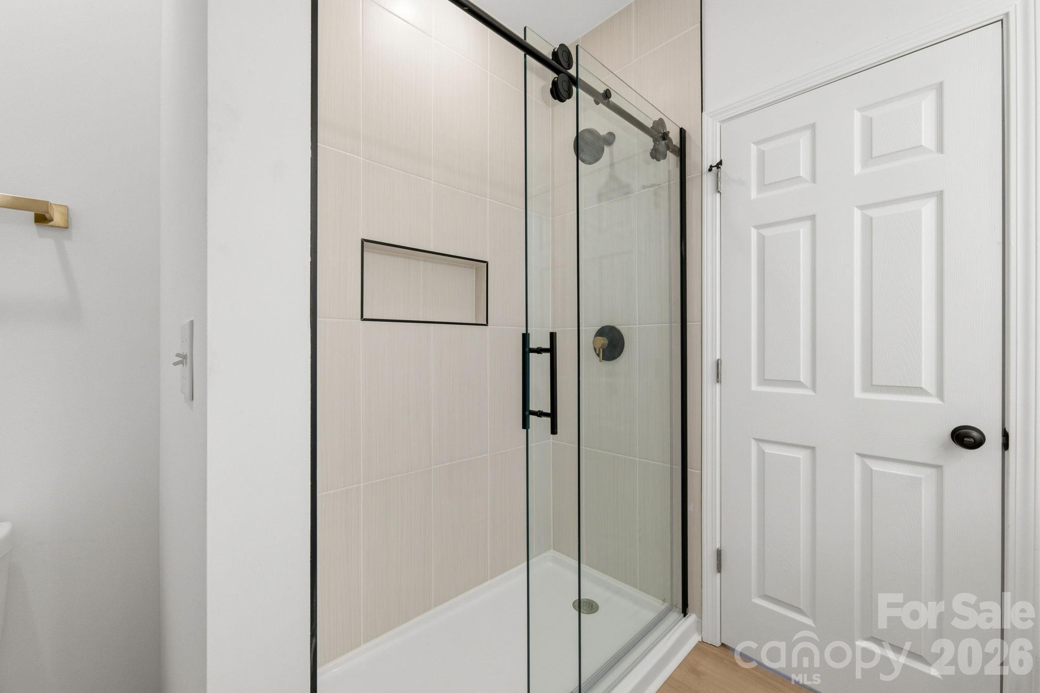 405 E Hill Drive Property Photo 24