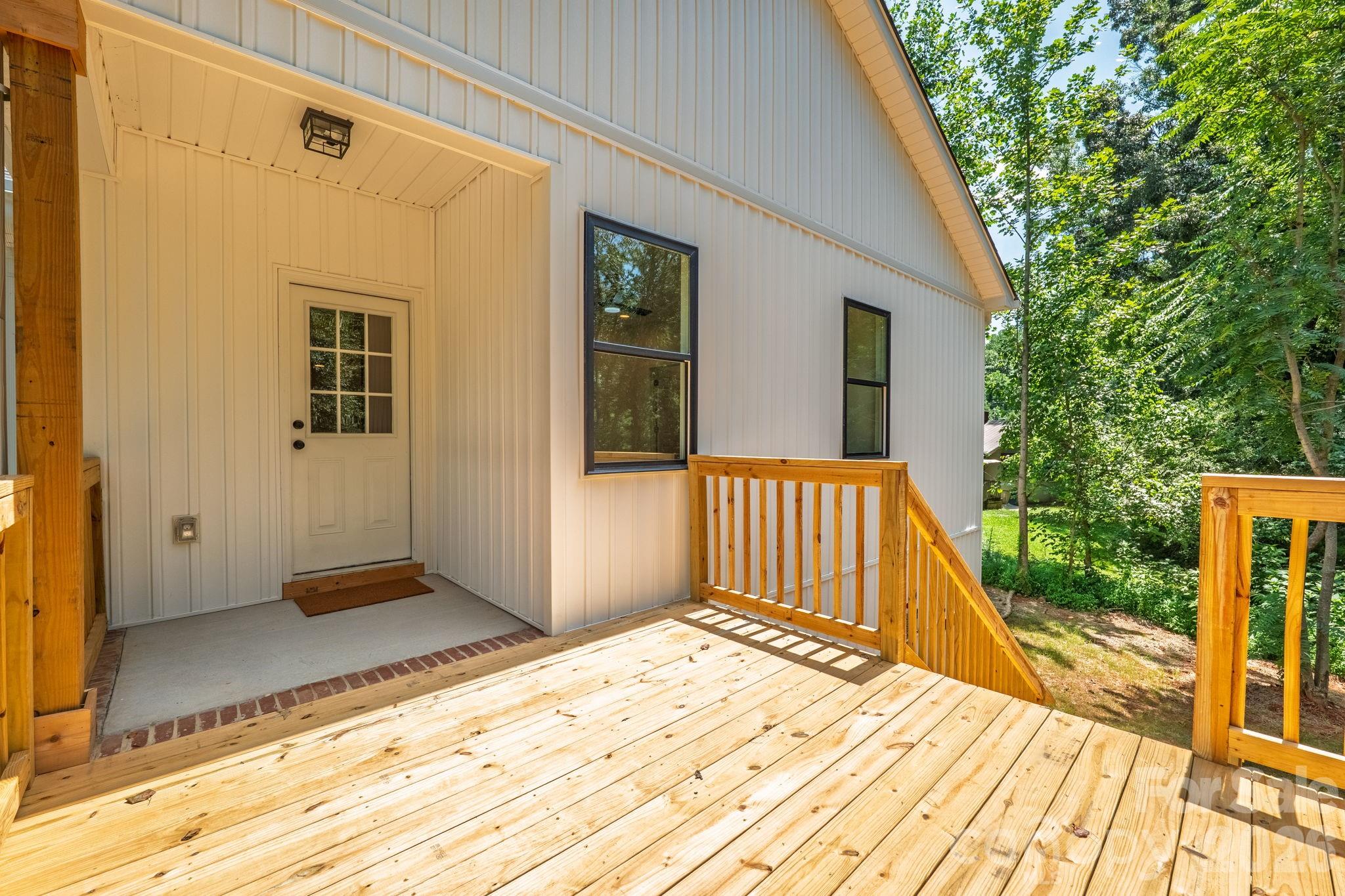 405 E Hill Drive Property Photo 35