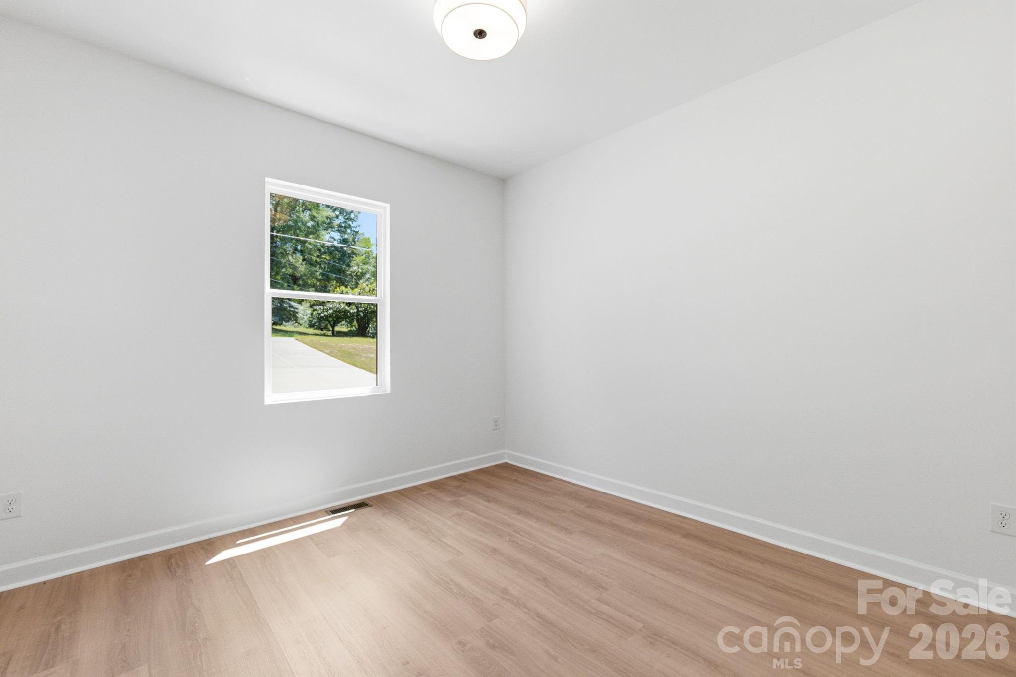 405 E Hill Drive Property Photo 39