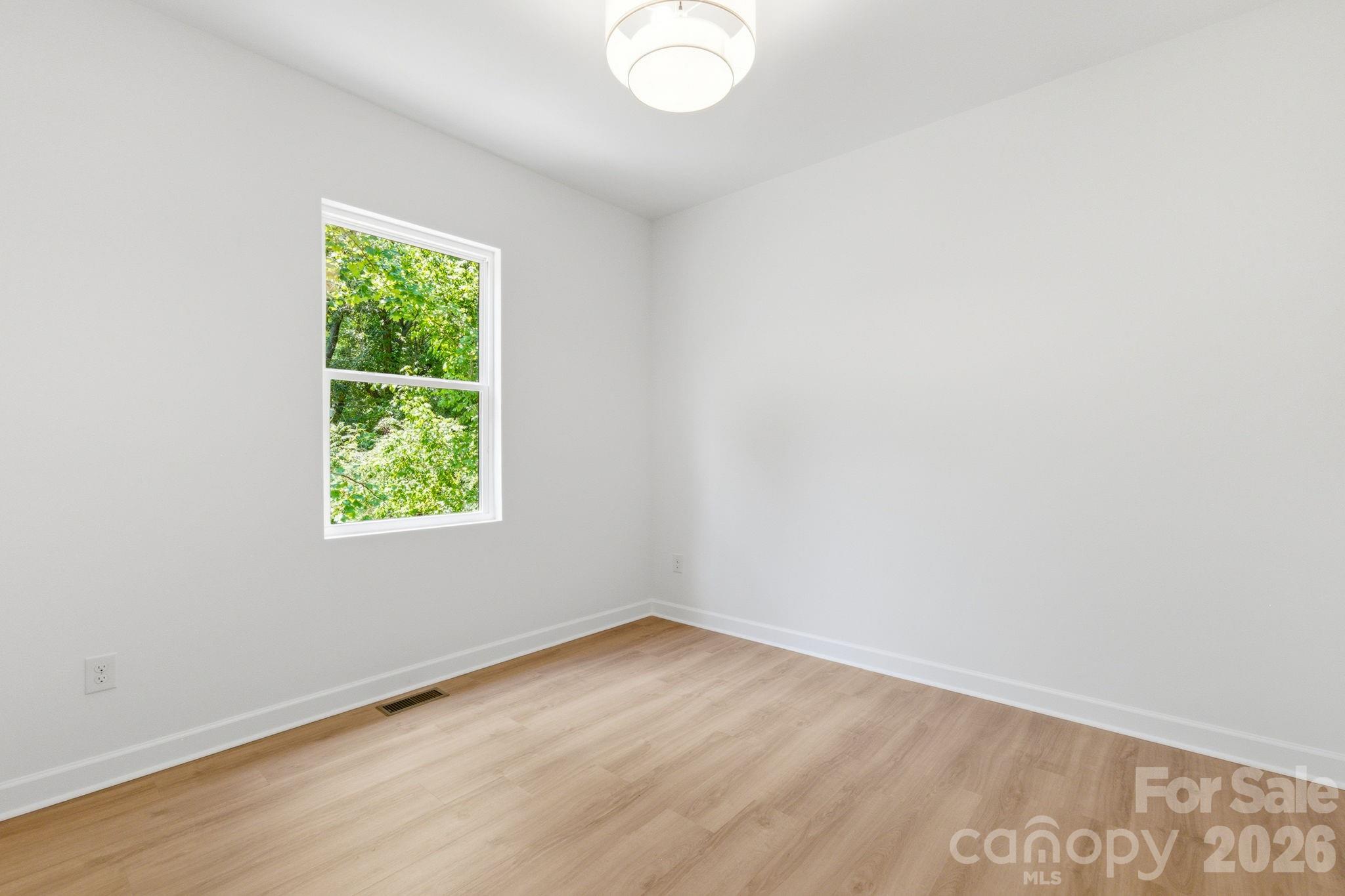 405 E Hill Drive Property Photo 40
