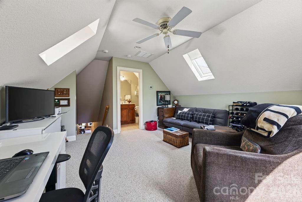 134 Whistlewood Lane Property Photo 31
