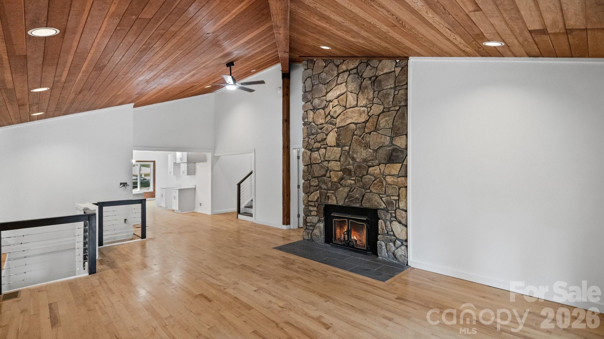 102 Falls Street Property Photo 7