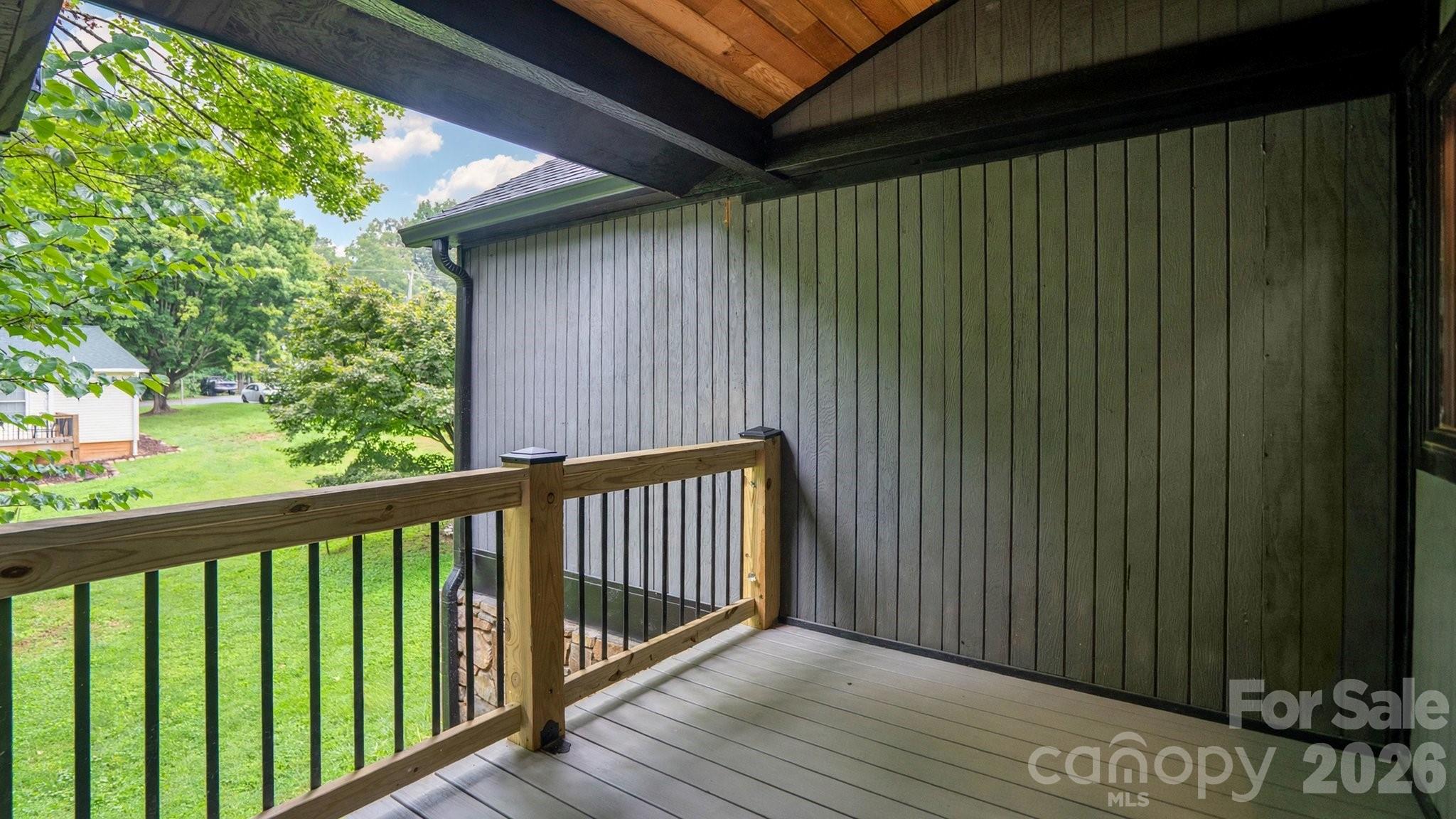 102 Falls Street Property Photo 14
