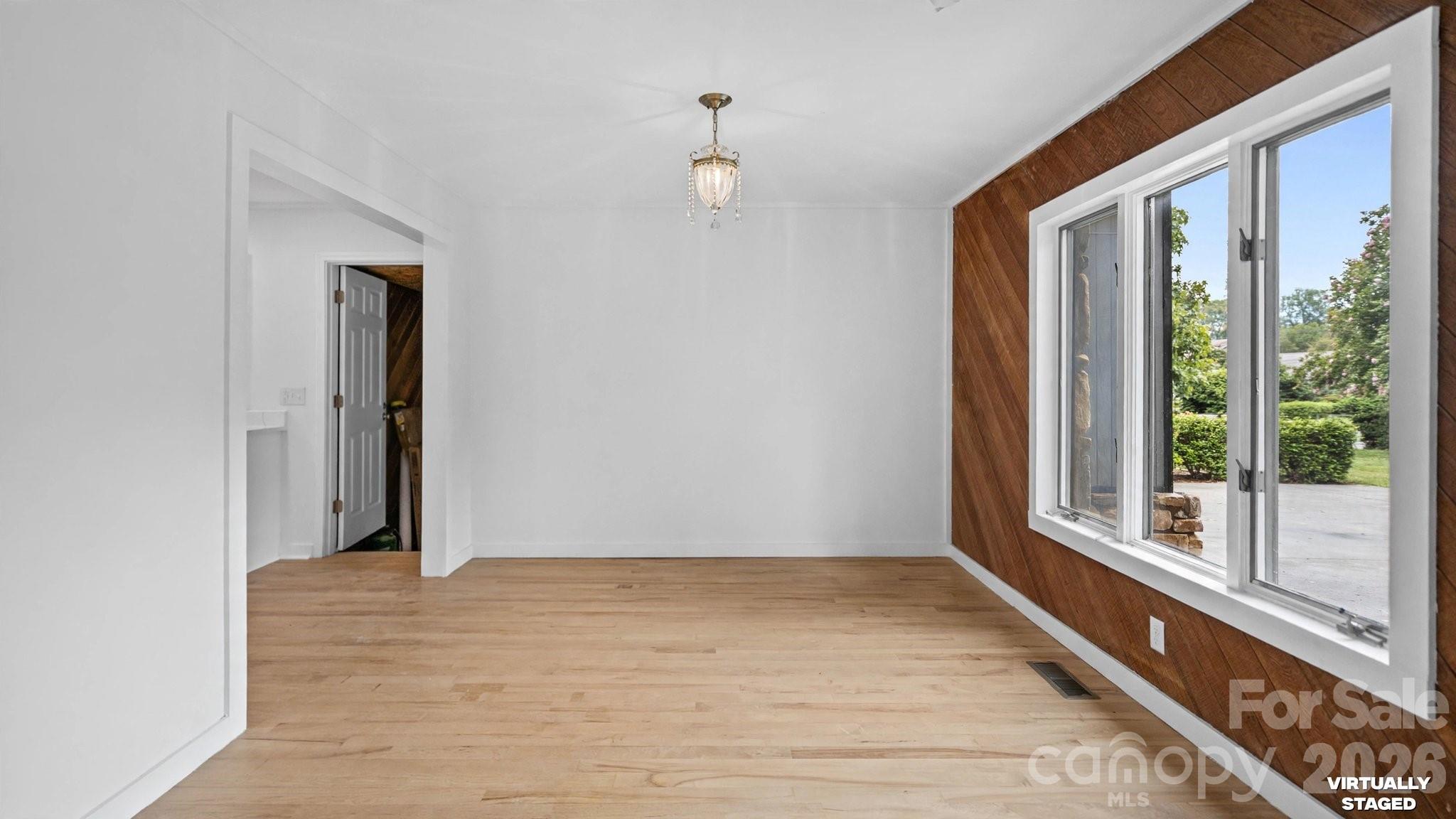 102 Falls Street Property Photo 25
