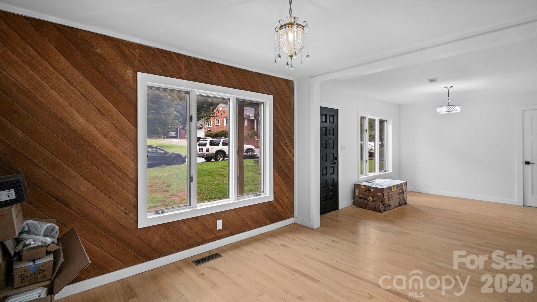 102 Falls Street Property Photo 26