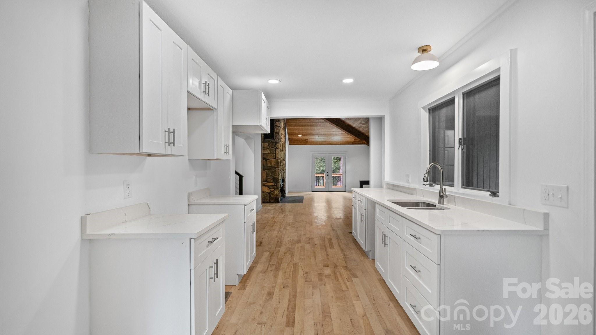 102 Falls Street Property Photo 32