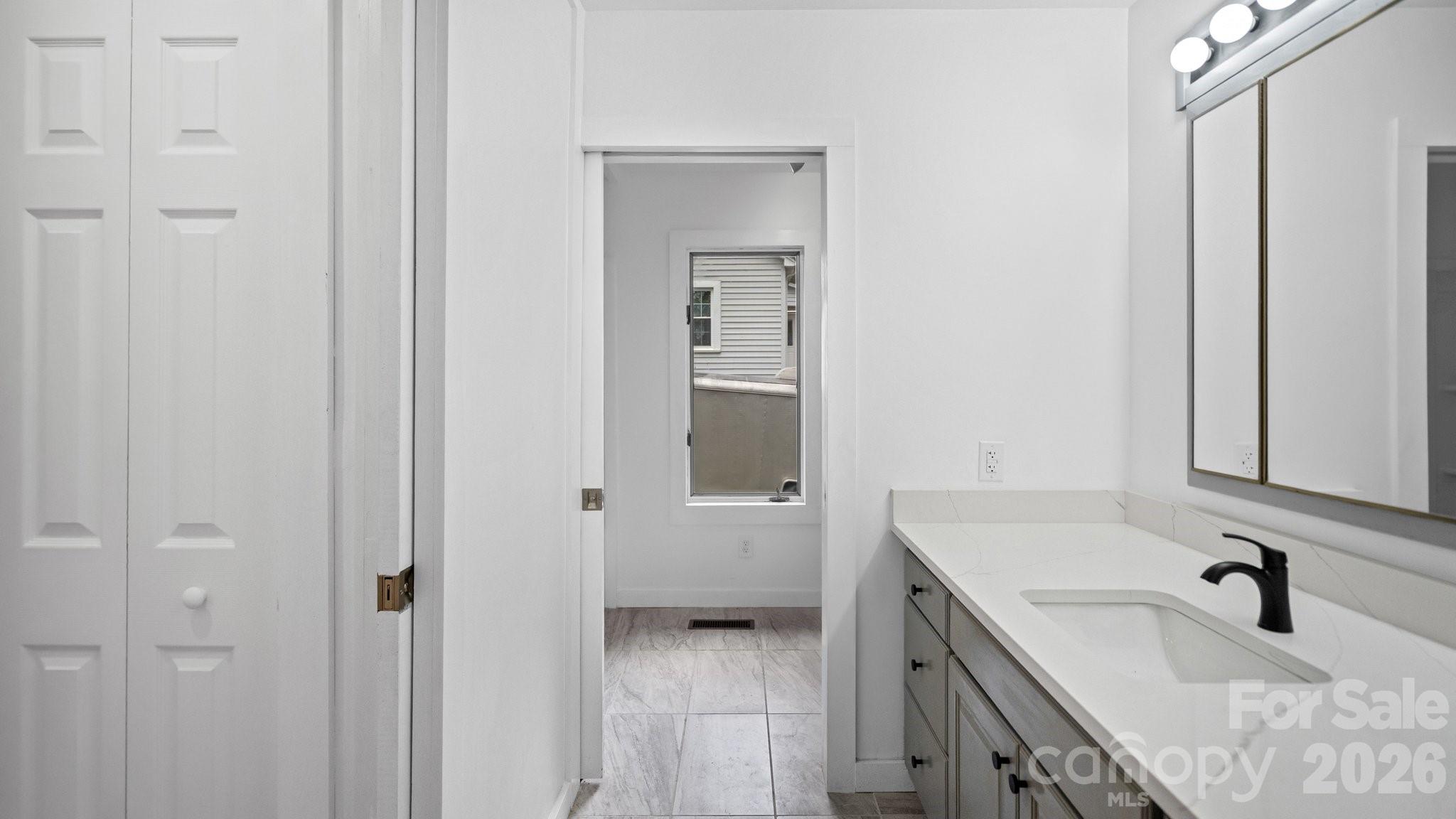 102 Falls Street Property Photo 37