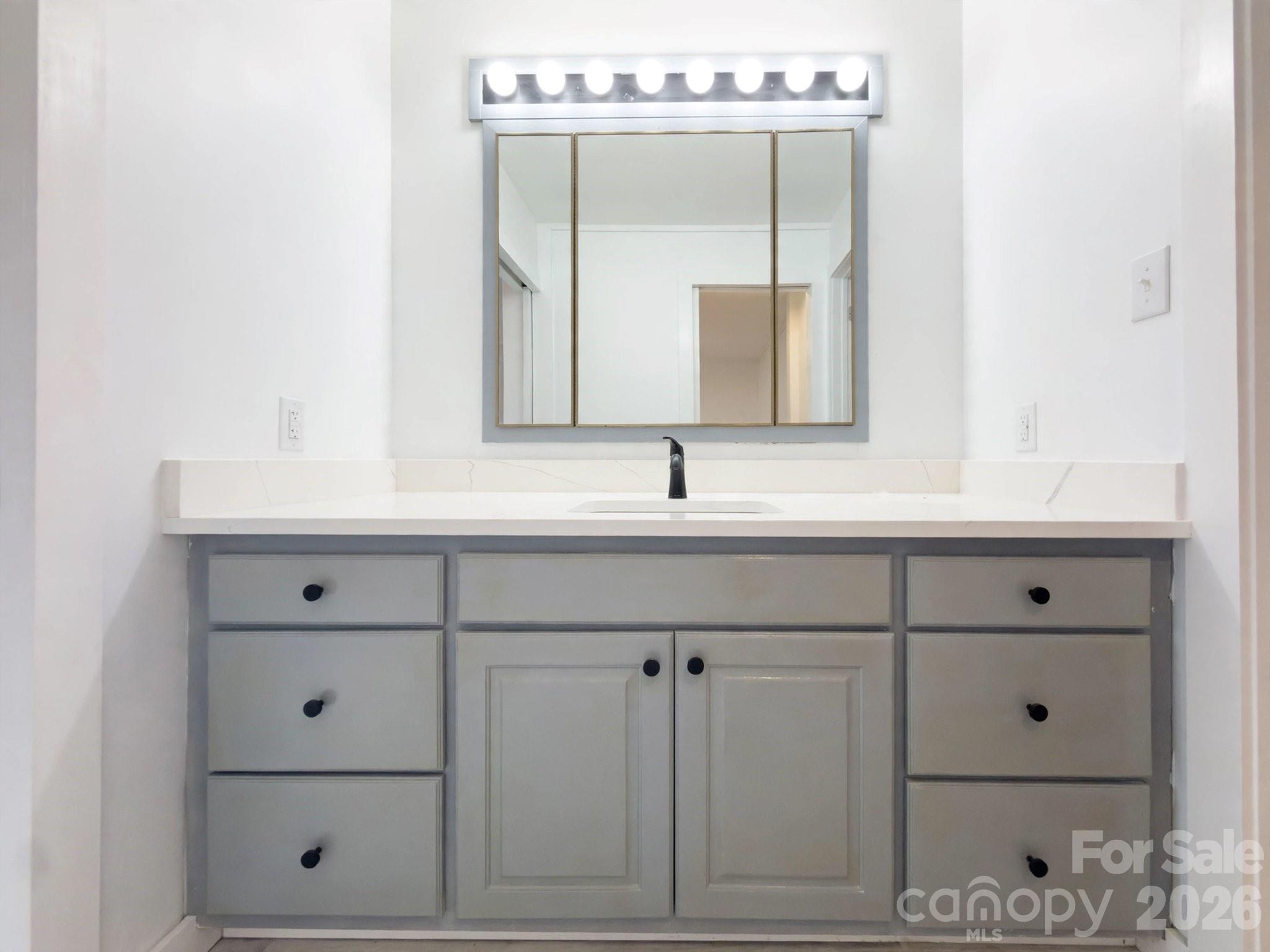 102 Falls Street Property Photo 38